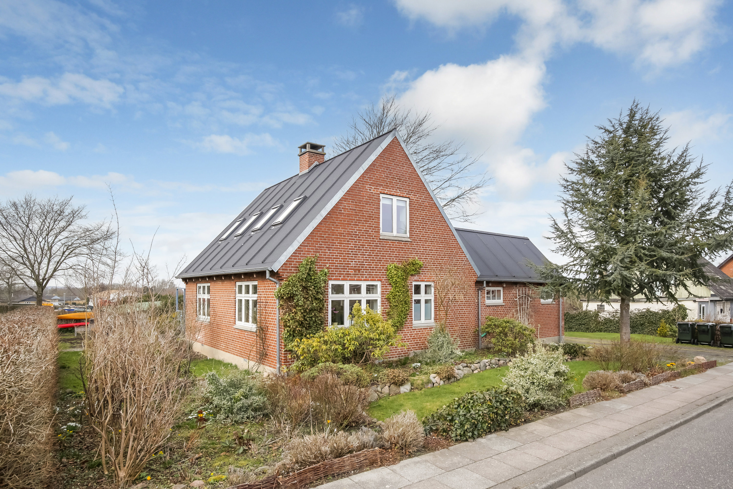 Fremhævet  billede i fuldskærmstilstand. Billede af Vinkelvej 16, 8544 Mørke