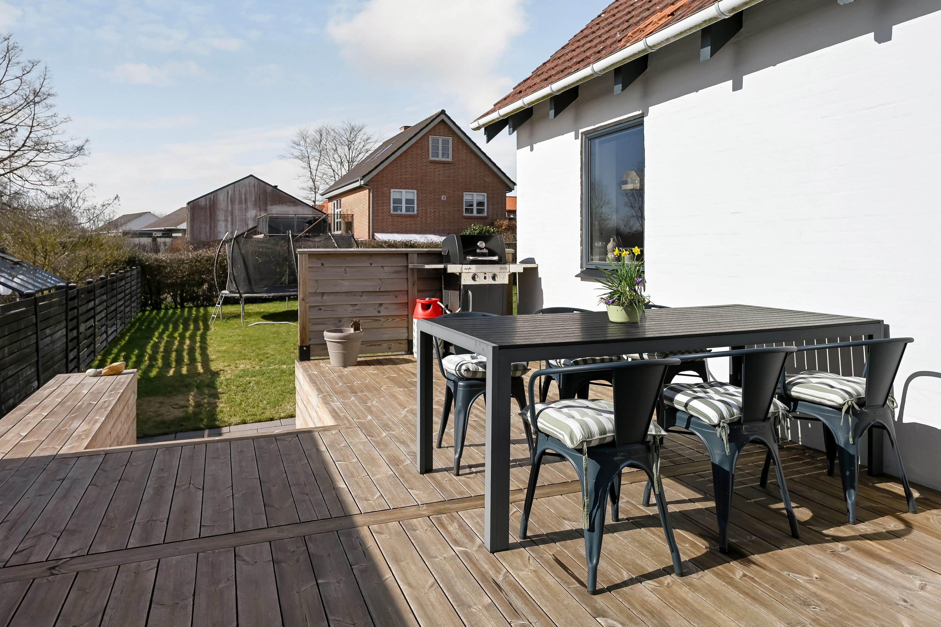 Fremhævet terrasse billede i fuldskærmstilstand. Billede af Søndergårds Alle 10, 6700 Esbjerg