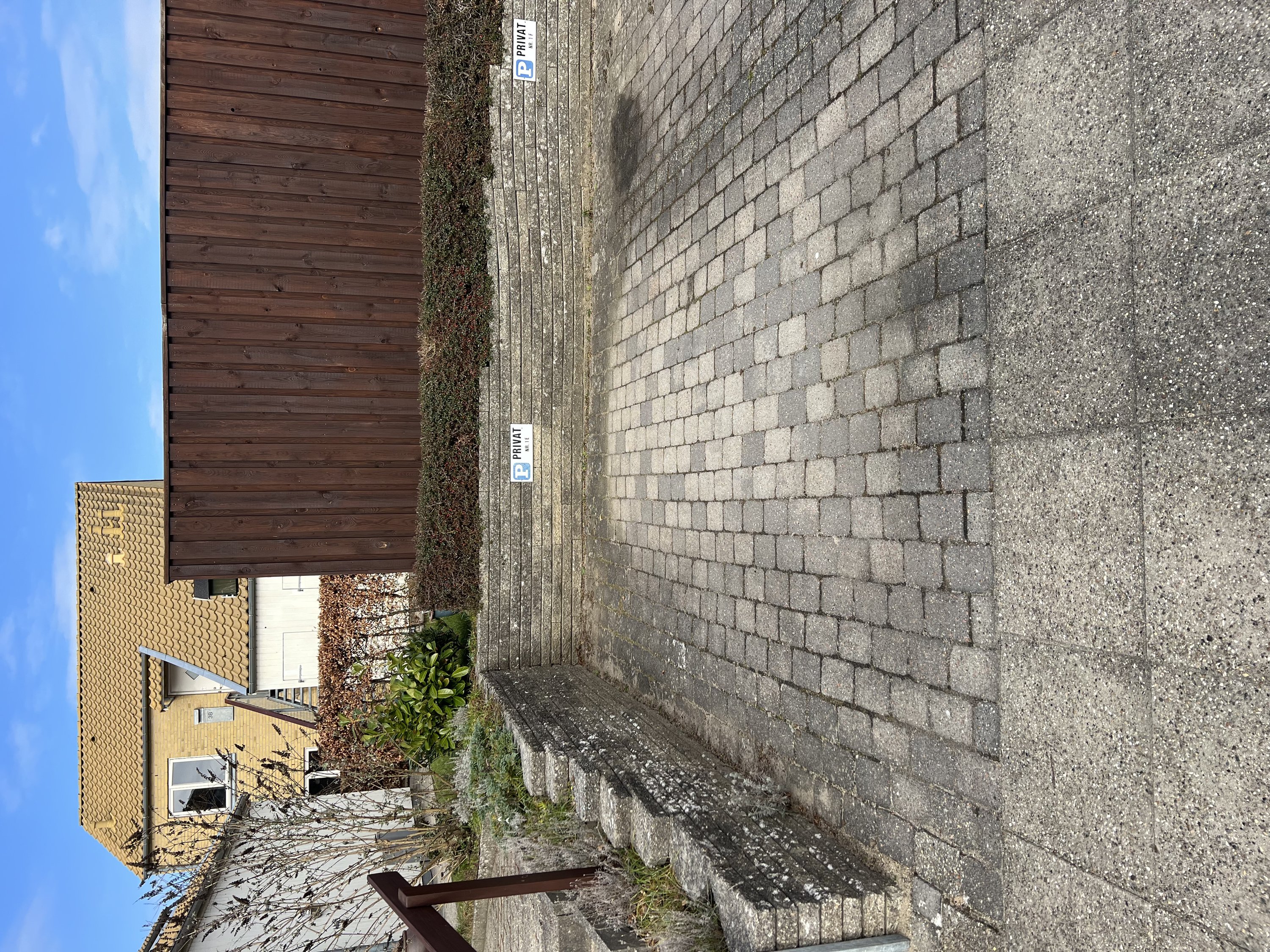 Fremhævet p-plads billede i fuldskærmstilstand. Billede af Holbergsgade 1E, 8600 Silkeborg