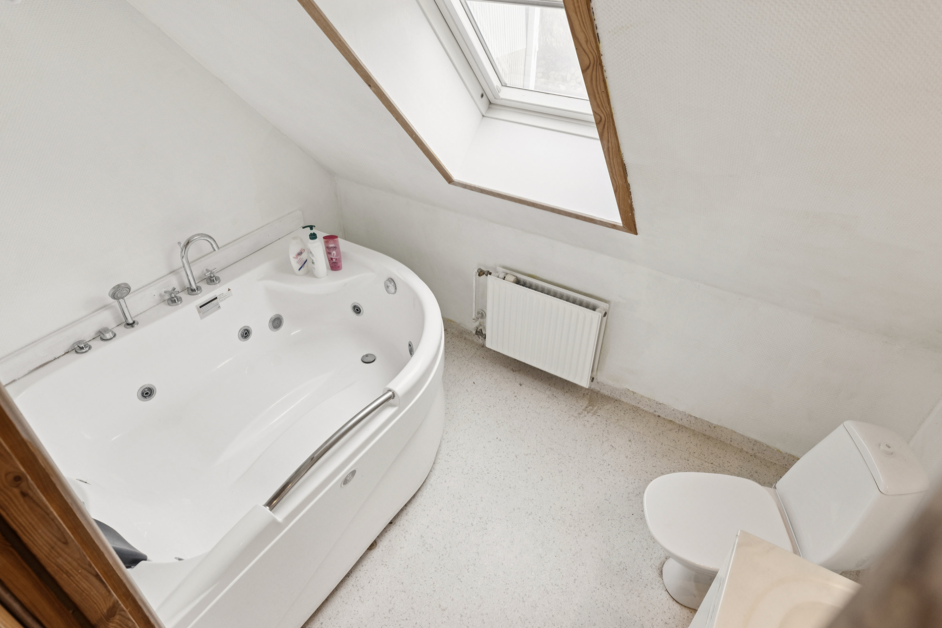 Fremhævet badeværelse billede i fuldskærmstilstand. Billede af Vestermark 4, Kegnæs, 6470 Sydals