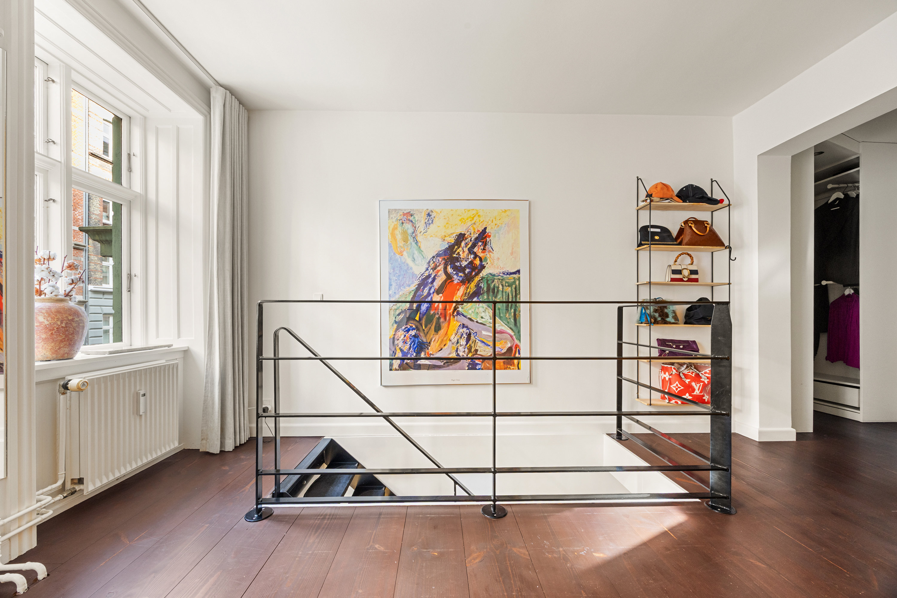 Fremhævet andet billede i fuldskærmstilstand. Billede af Peter Fabers Gade 28, st.. th., 2200 København N