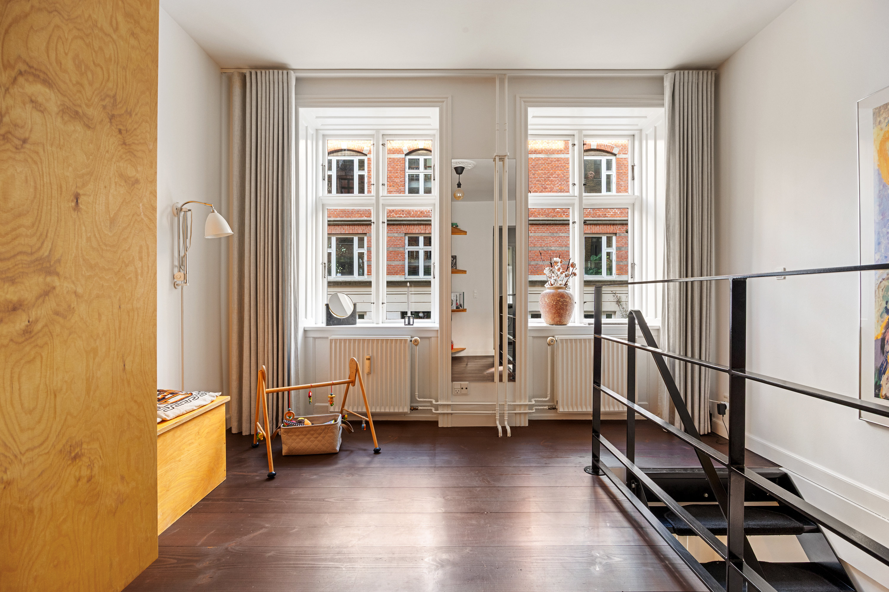 Fremhævet andet billede i fuldskærmstilstand. Billede af Peter Fabers Gade 28, st.. th., 2200 København N