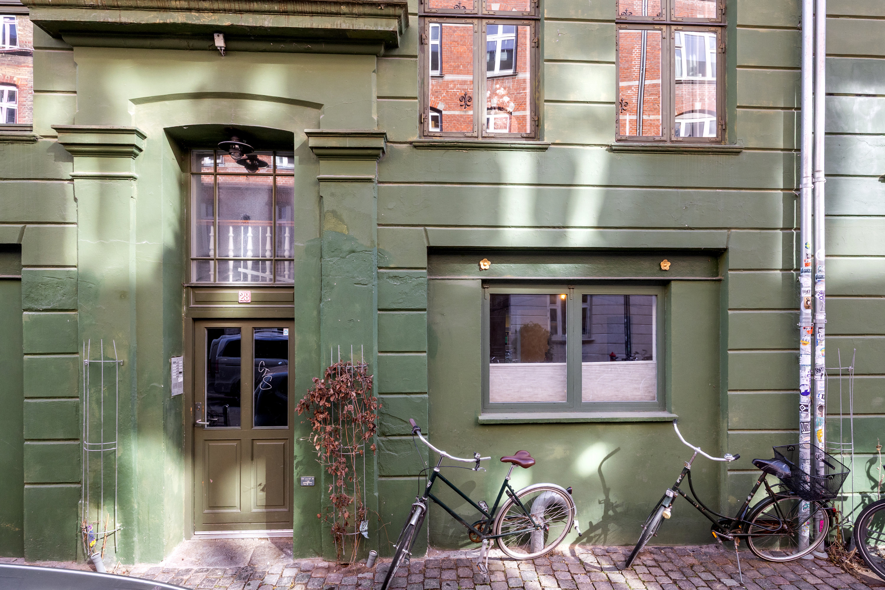 Fremhævet andet billede i fuldskærmstilstand. Billede af Peter Fabers Gade 28, st.. th., 2200 København N