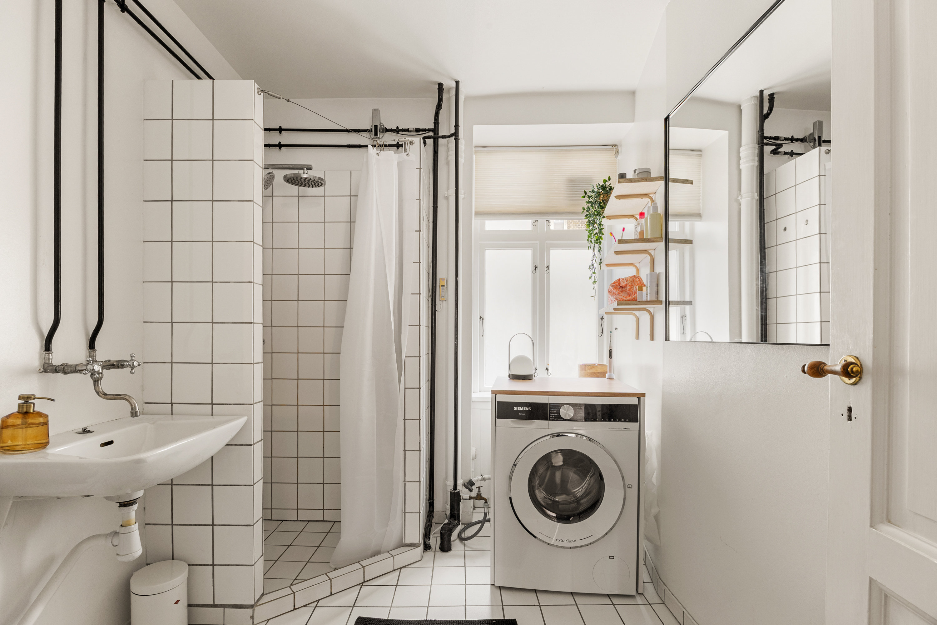 Fremhævet andet billede i fuldskærmstilstand. Billede af Peter Fabers Gade 28, st.. th., 2200 København N