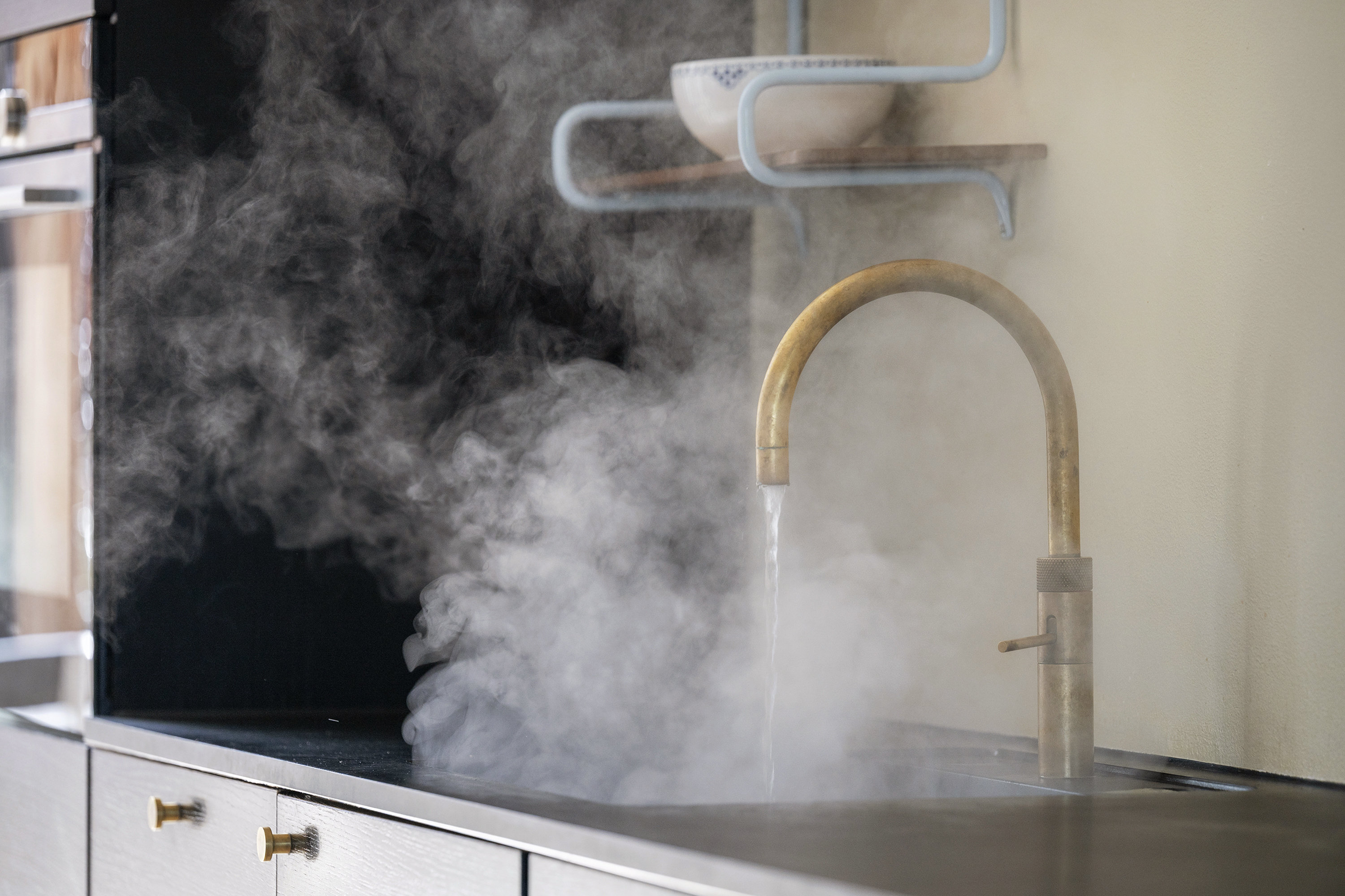 Fremhævet køkken billede i fuldskærmstilstand. Billede af Ralphs Vænge 45, 2950 Vedbæk