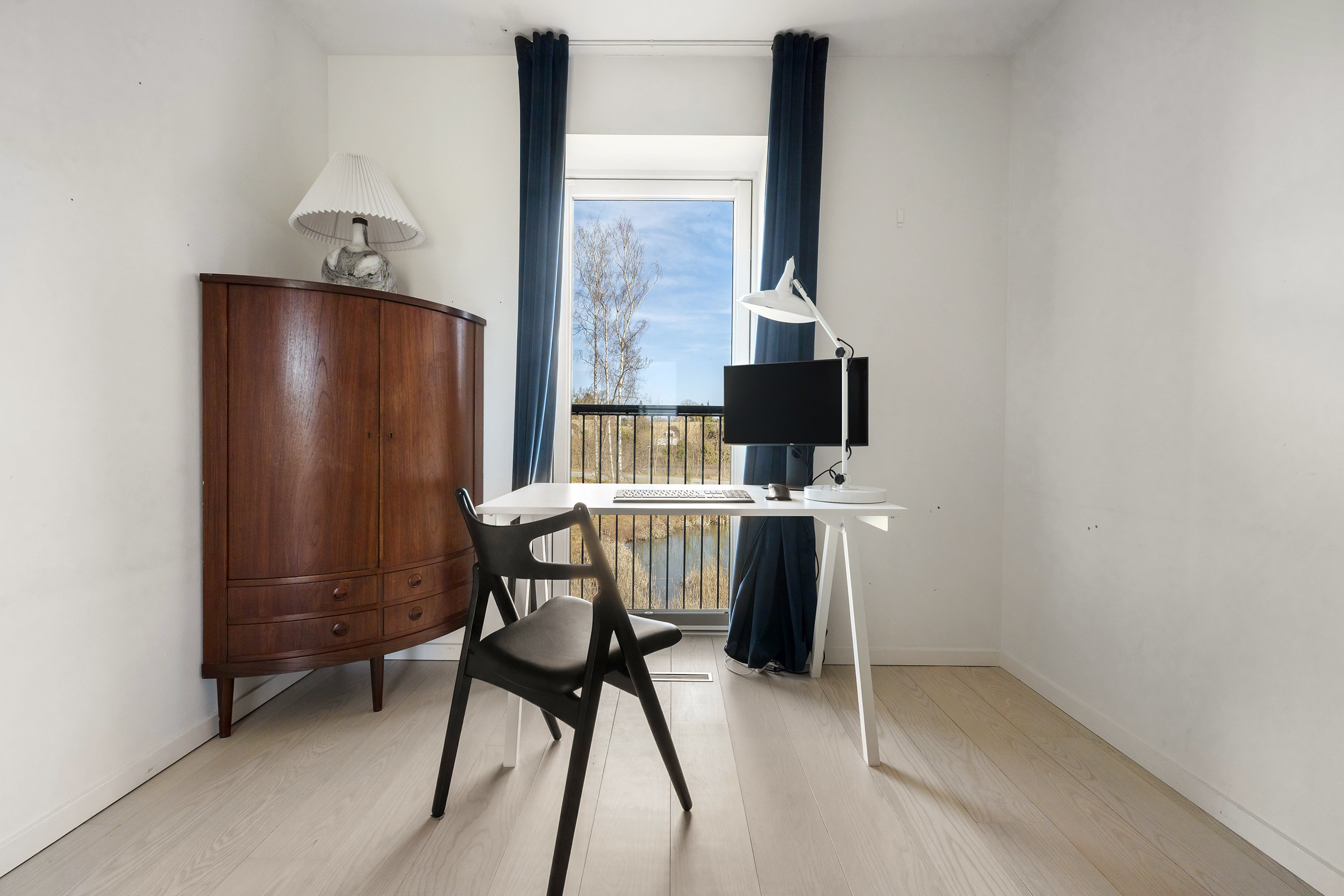 Fremhævet værelse billede i fuldskærmstilstand. Billede af Ralphs Vænge 45, 2950 Vedbæk