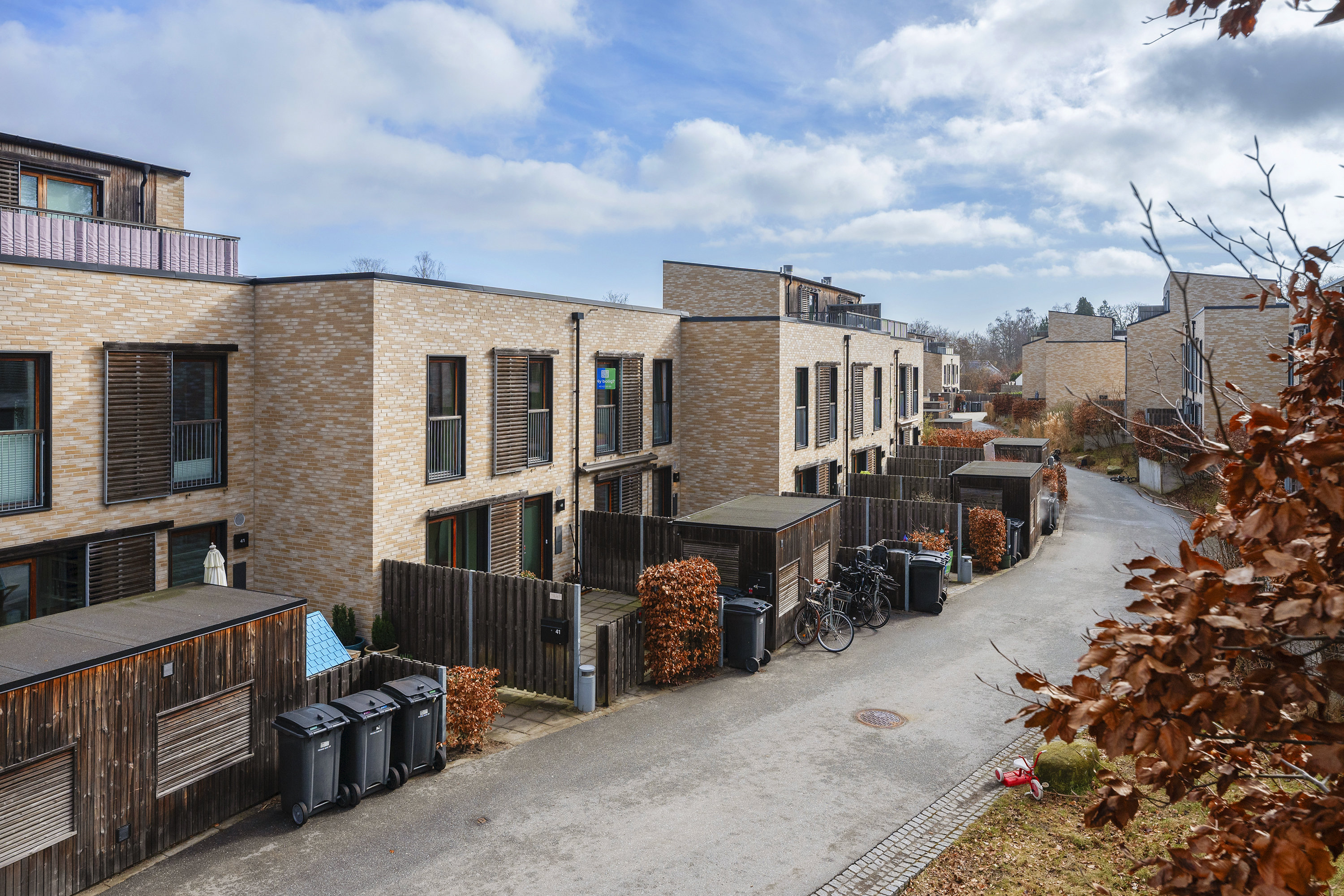 Fremhævet område billede i fuldskærmstilstand. Billede af Ralphs Vænge 45, 2950 Vedbæk