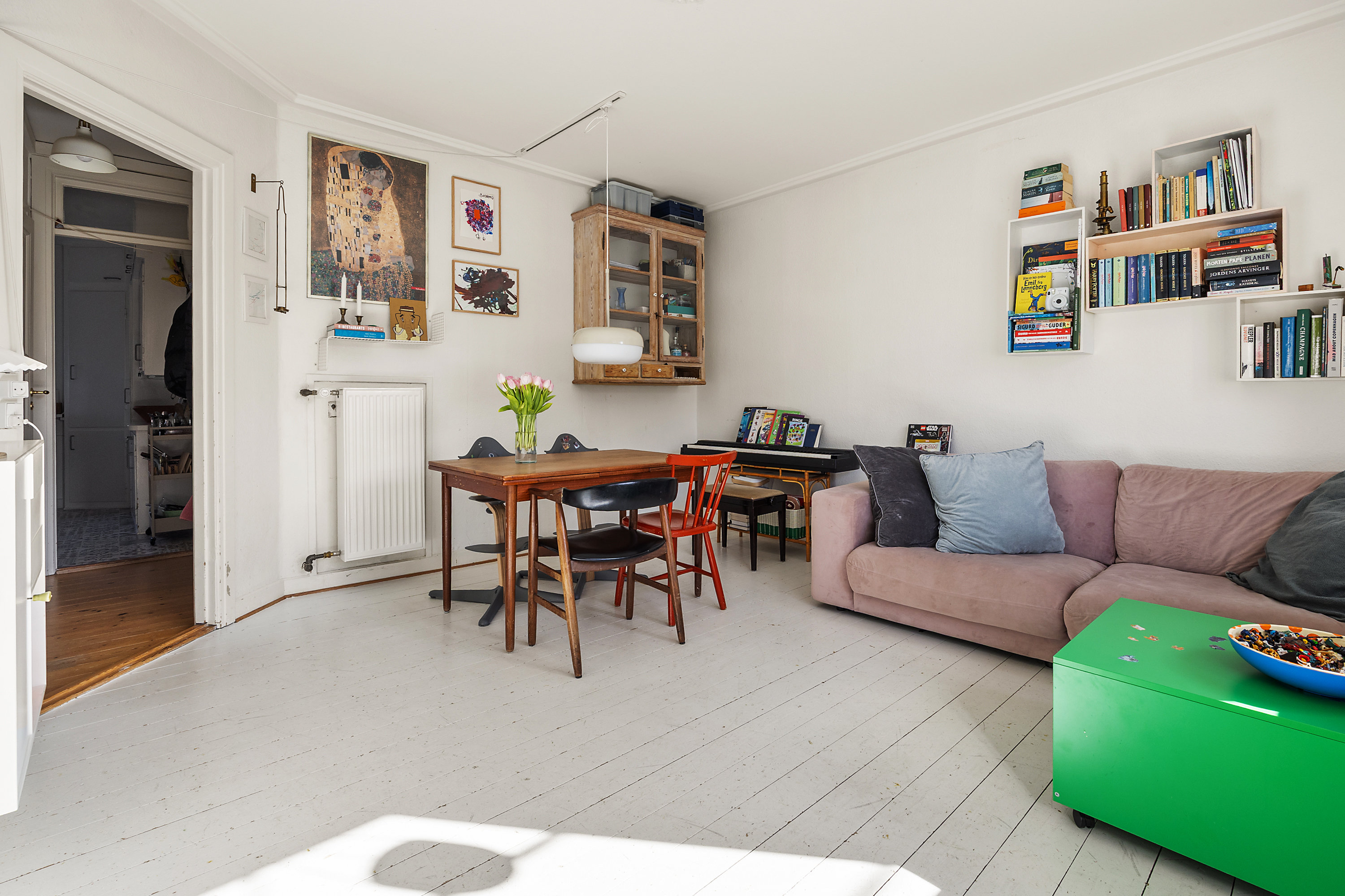 Fremhævet andet billede i fuldskærmstilstand. Billede af Nattergalevej 42, st.. th., 2400 København NV