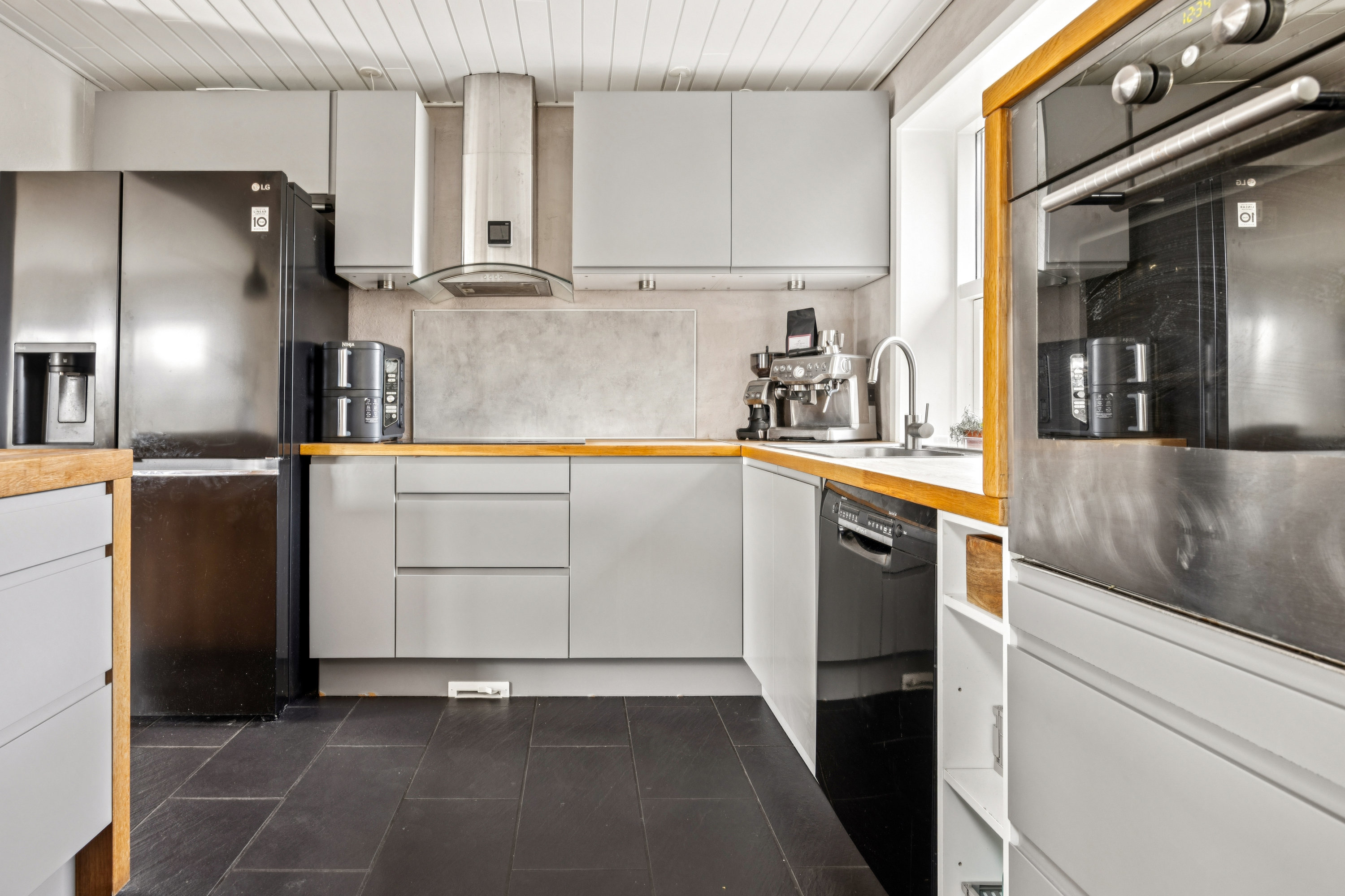 Fremhævet køkken billede i fuldskærmstilstand. Billede af Fanøevej 17, Vester Hassing, 9310 Vodskov