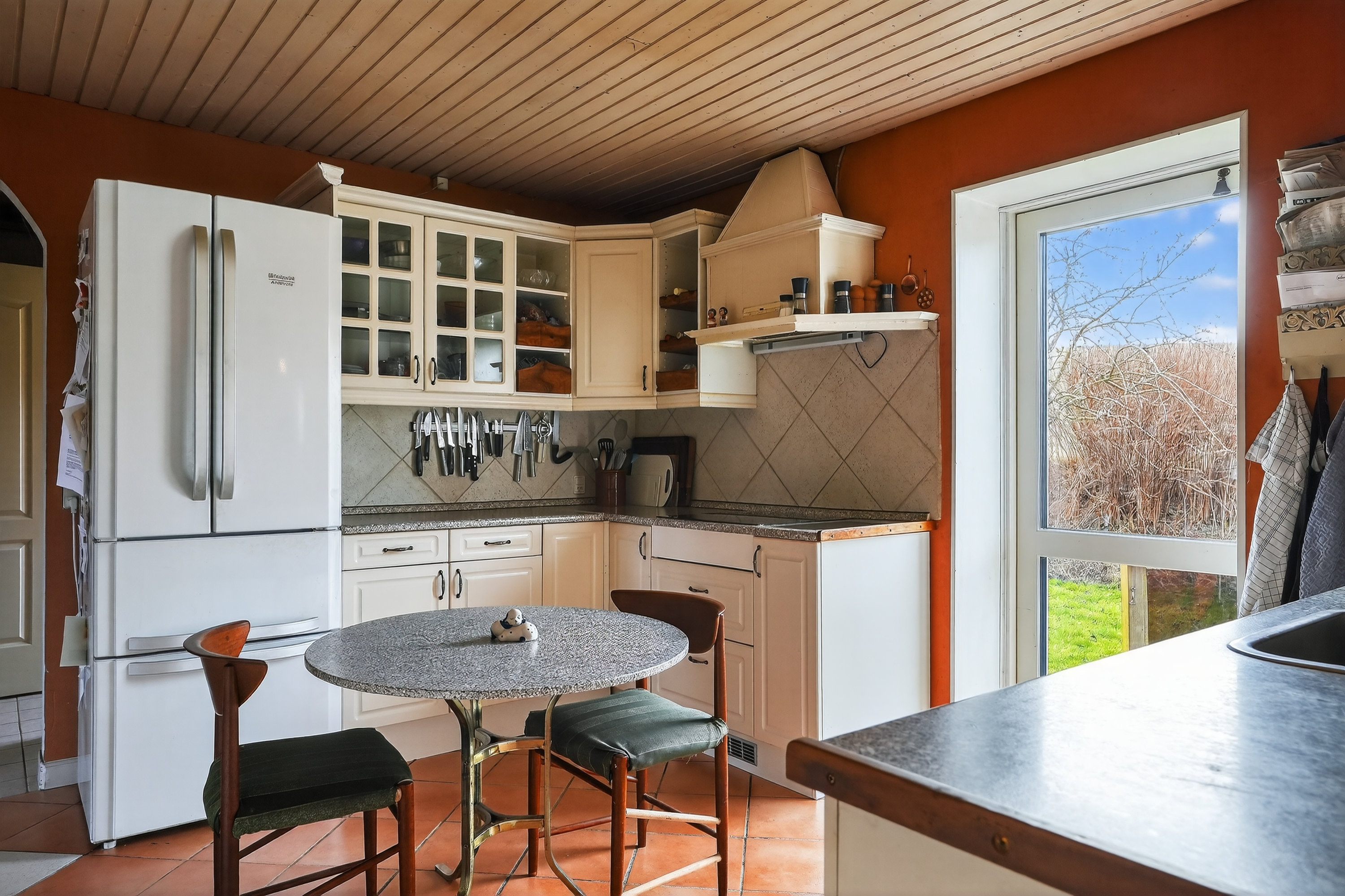 Fremhævet køkken billede i fuldskærmstilstand. Billede af Kvarmløsevej 145, Kvarmløse, 4340 Tølløse