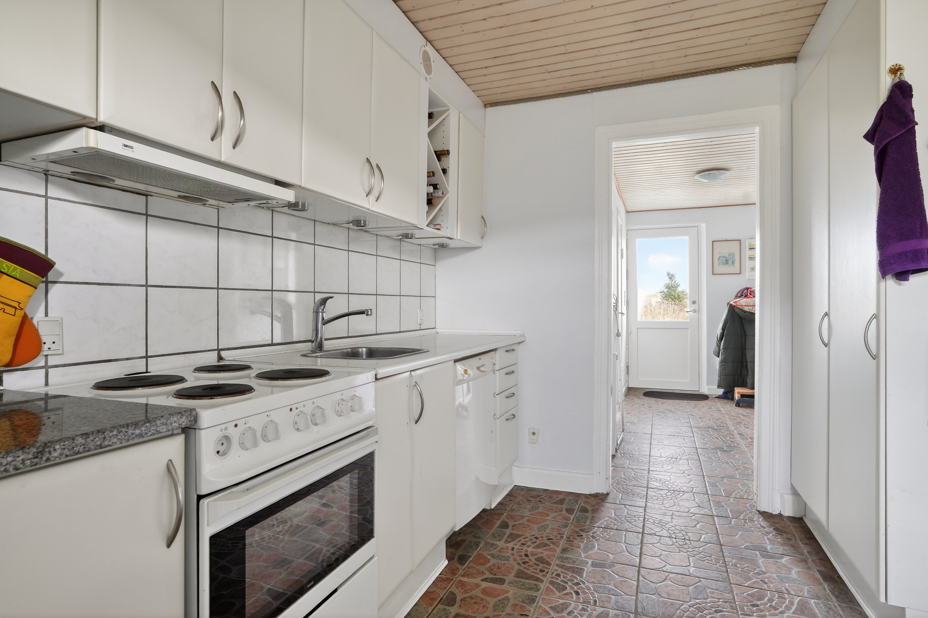 Fremhævet køkken billede i fuldskærmstilstand. Billede af Kvarmløsevej 145, Kvarmløse, 4340 Tølløse