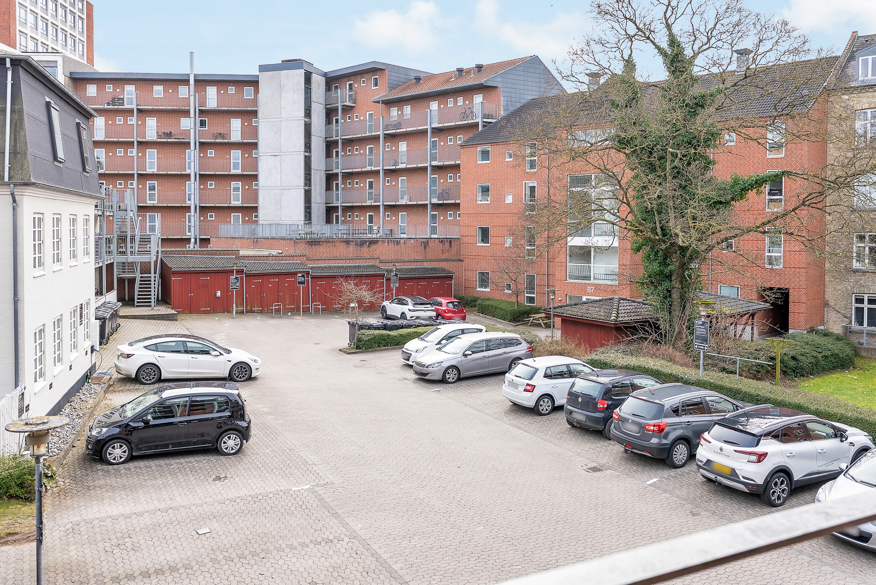 Fremhævet gårdmiljø billede i fuldskærmstilstand. Billede af Buchwaldsgade 13B, 1. 8., 5000 Odense C