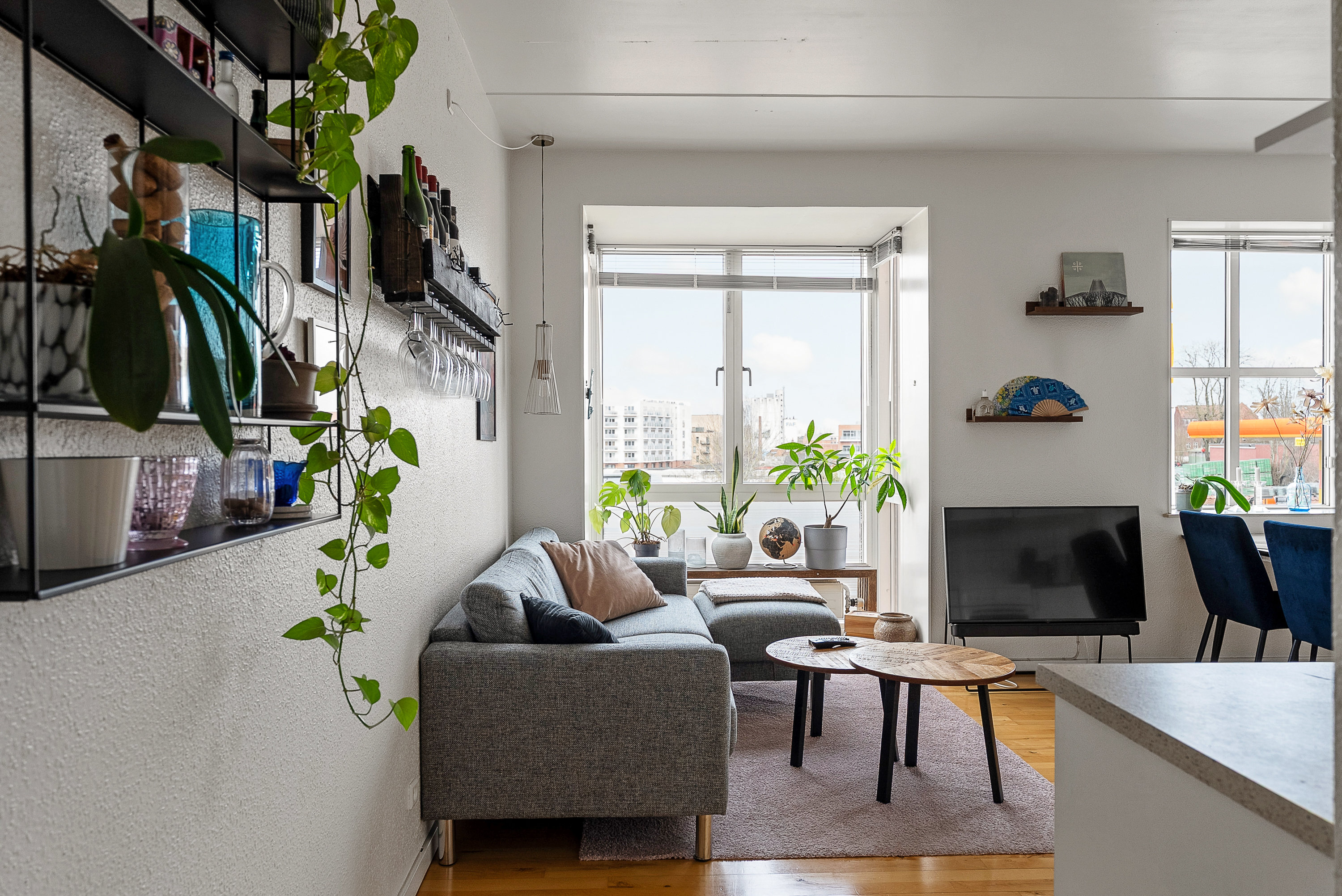 Fremhævet stue billede i fuldskærmstilstand. Billede af Buchwaldsgade 13B, 1. 8., 5000 Odense C