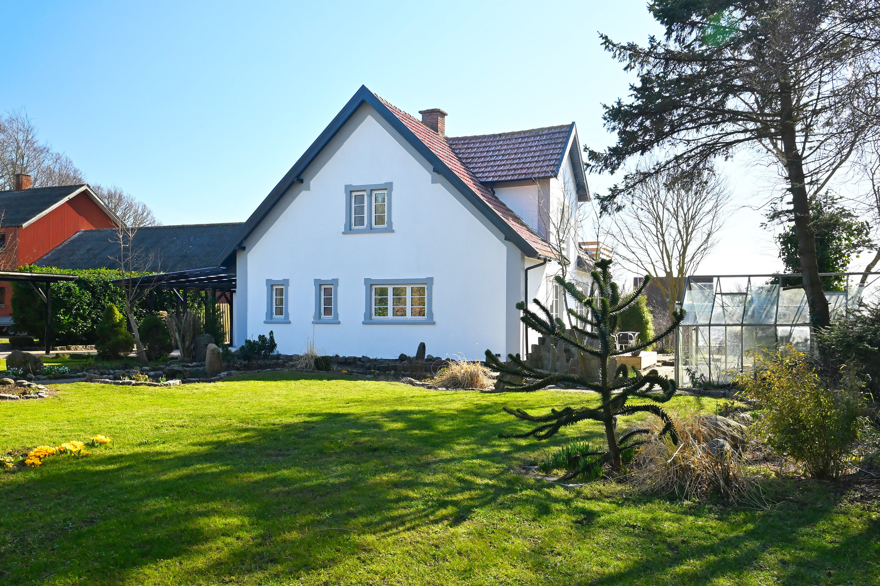 Fremhævet facade havesiden billede i fuldskærmstilstand. Billede af Væggerløsevej 13A, 4873 Væggerløse