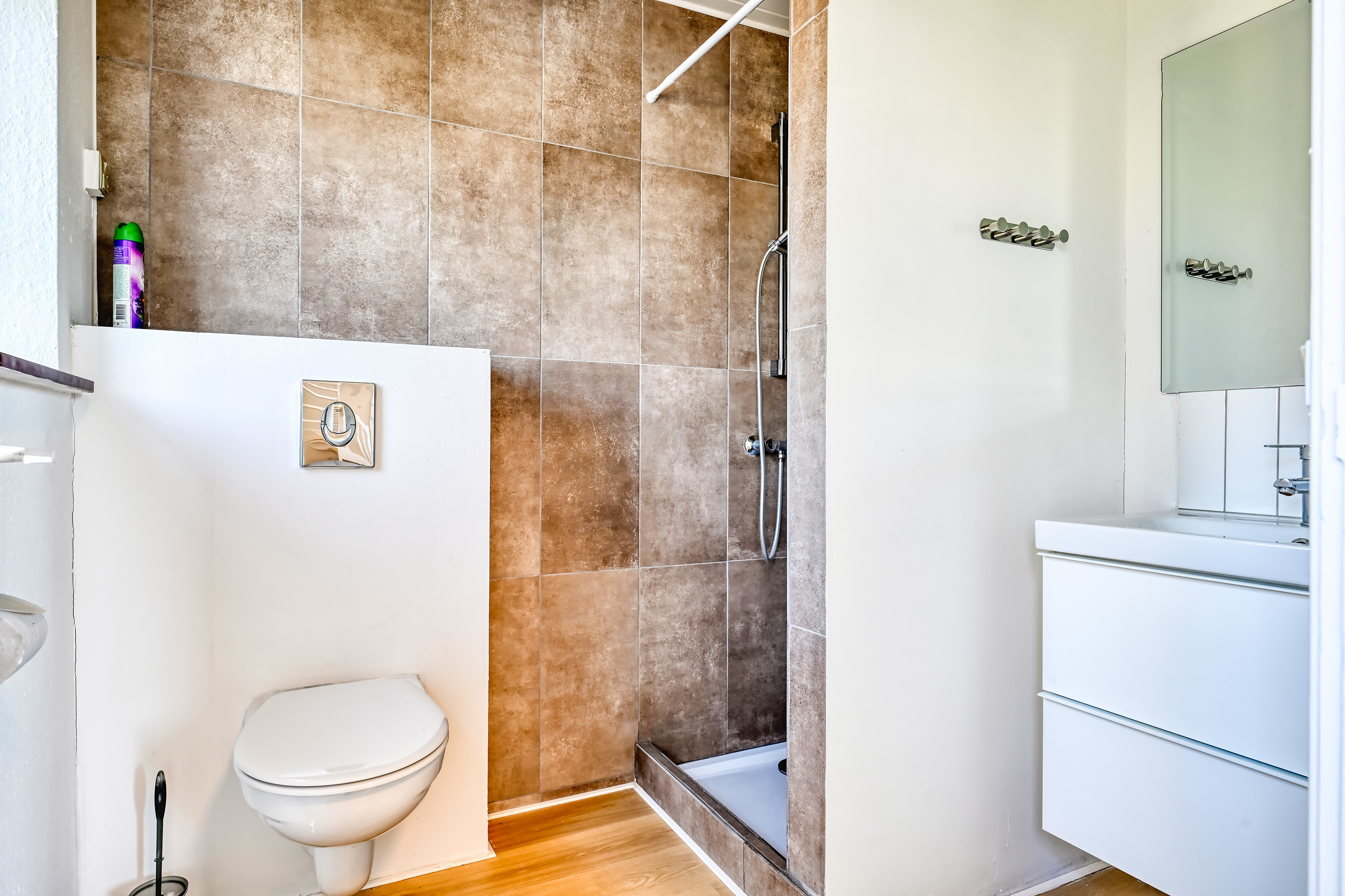 Fremhævet badeværelse billede i fuldskærmstilstand. Billede af Væggerløsevej 13A, 4873 Væggerløse