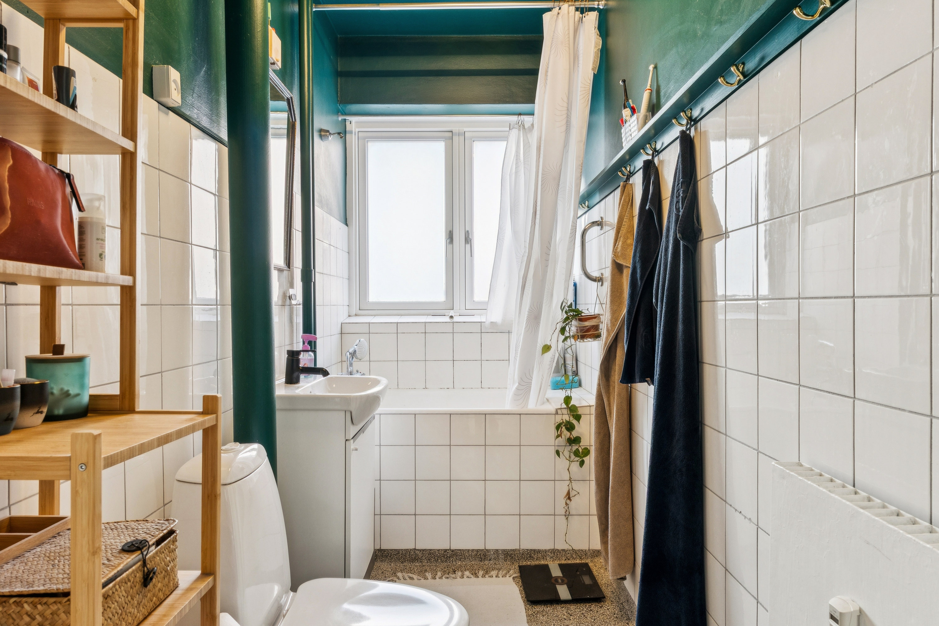 Fremhævet badeværelse billede i fuldskærmstilstand. Billede af Korsørgade 4, 2. 1., 2100 København Ø