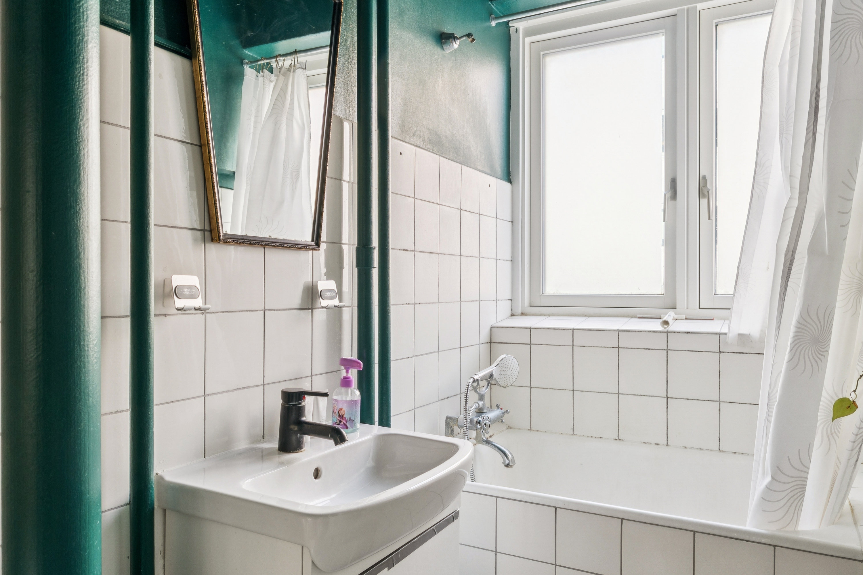 Fremhævet badeværelse billede i fuldskærmstilstand. Billede af Korsørgade 4, 2. 1., 2100 København Ø