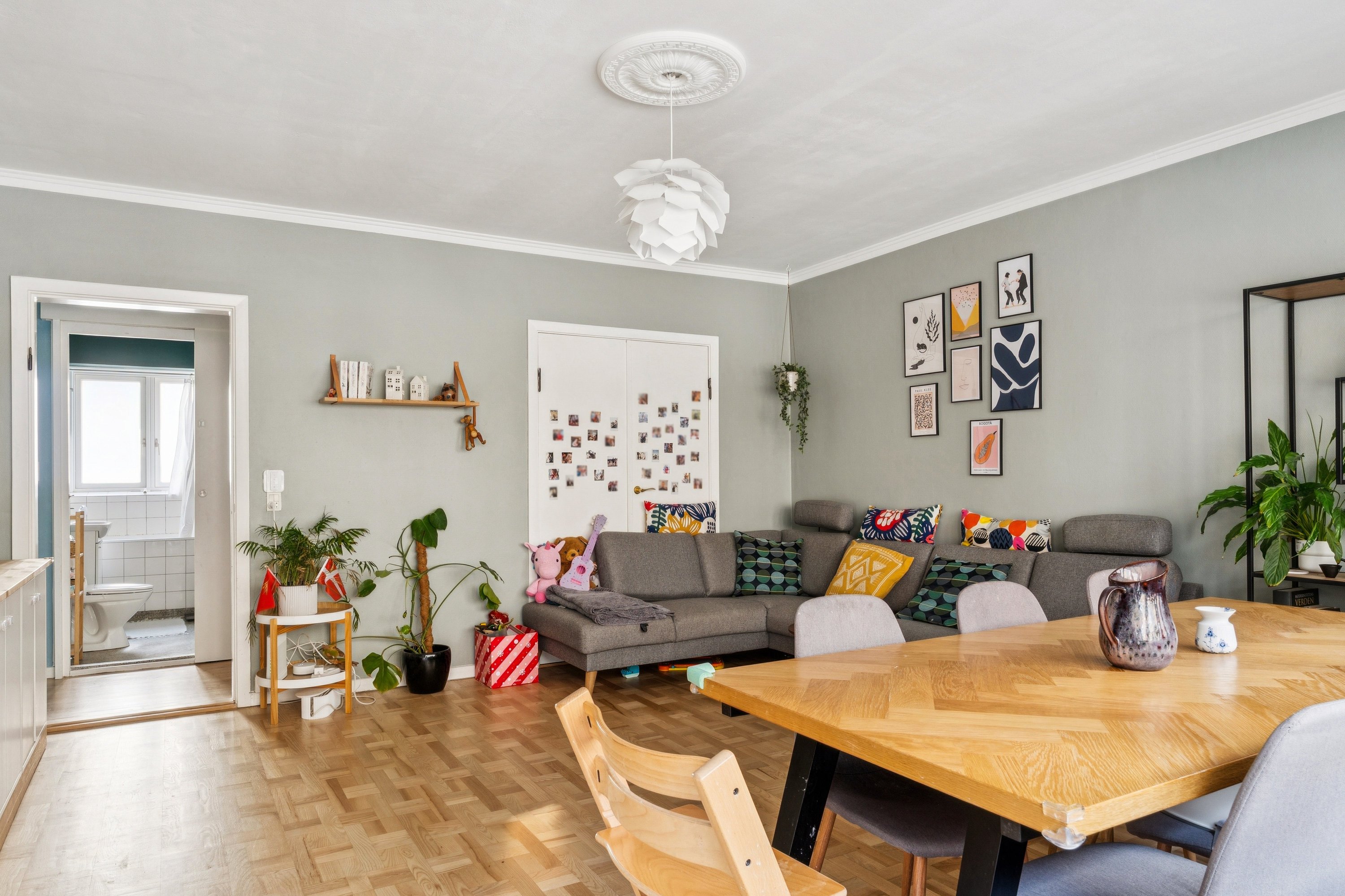 Fremhævet stue billede i fuldskærmstilstand. Billede af Korsørgade 4, 2. 1., 2100 København Ø