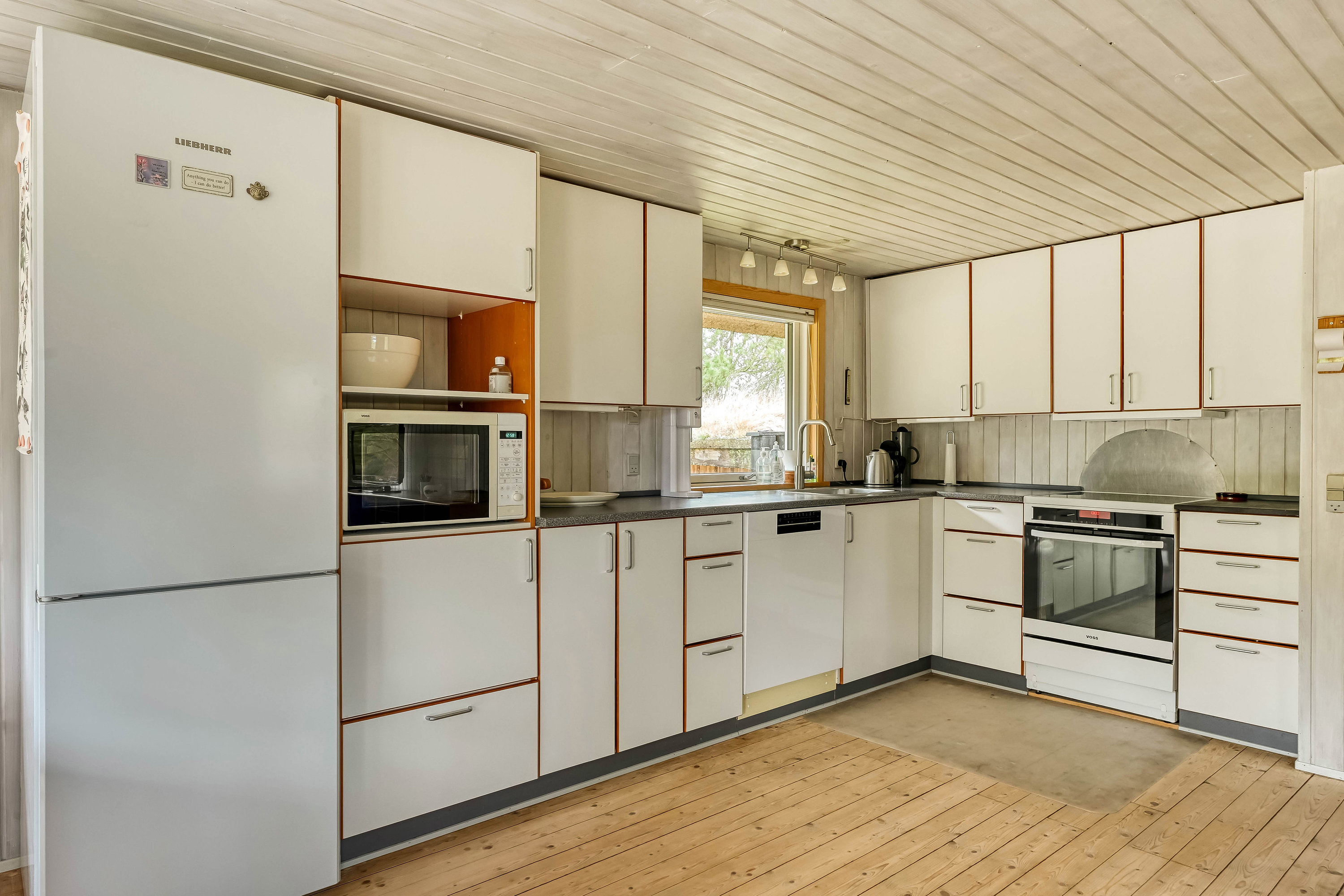 Fremhævet køkken billede i fuldskærmstilstand. Billede af Lyngvej 4, Grærup, 6840 Oksbøl