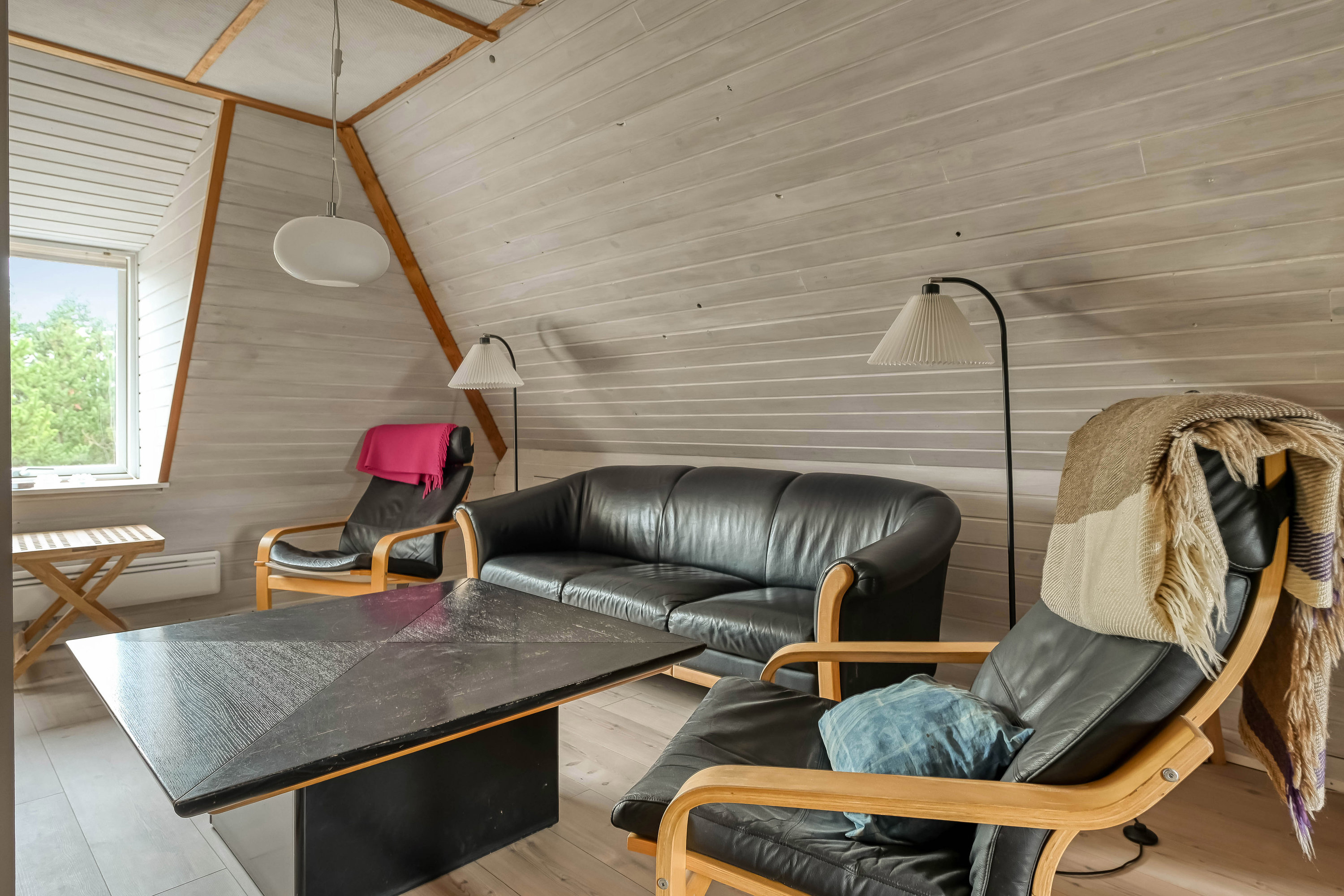 Fremhævet stue billede i fuldskærmstilstand. Billede af Lyngvej 4, Grærup, 6840 Oksbøl