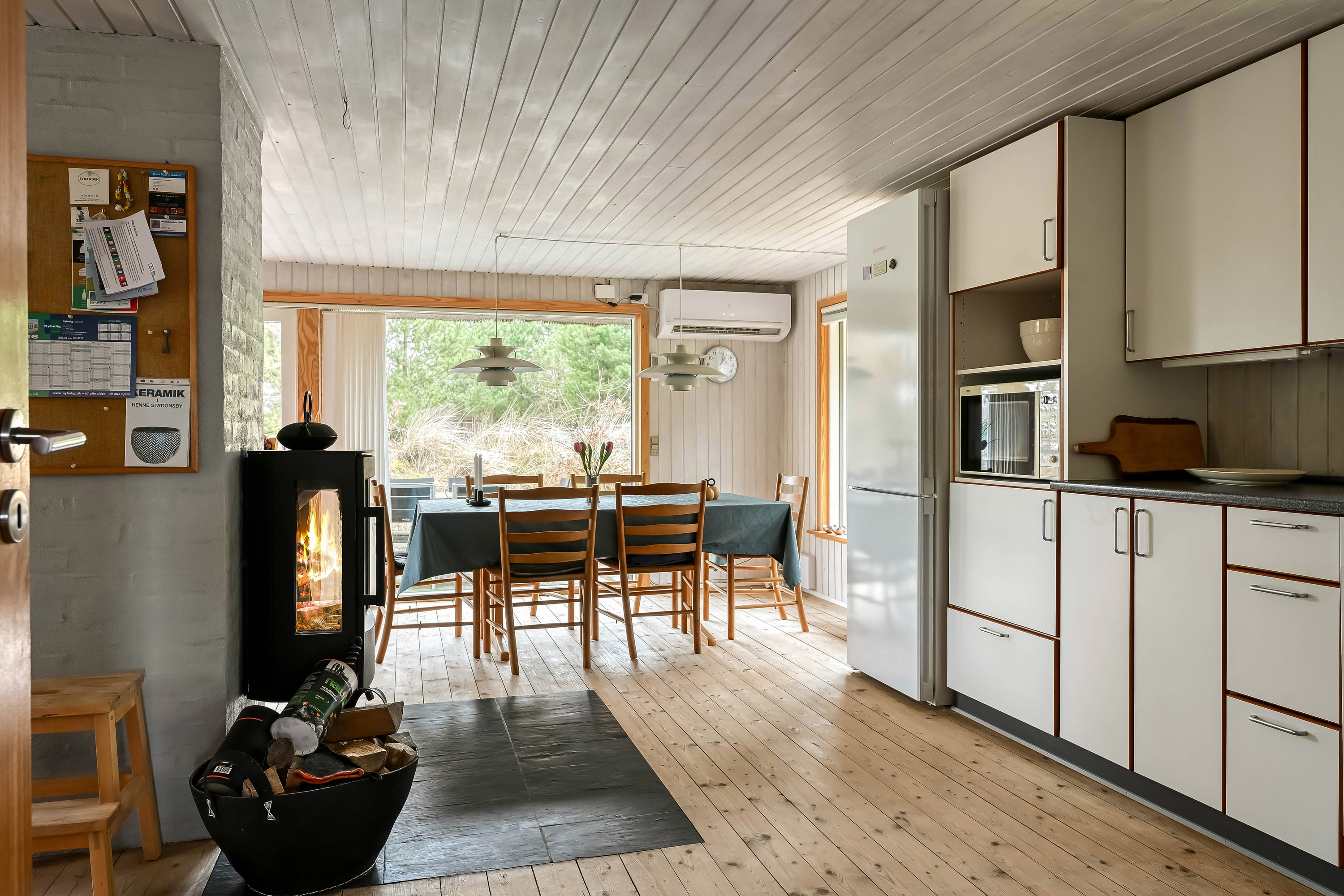 Fremhævet køkken billede i fuldskærmstilstand. Billede af Lyngvej 4, Grærup, 6840 Oksbøl