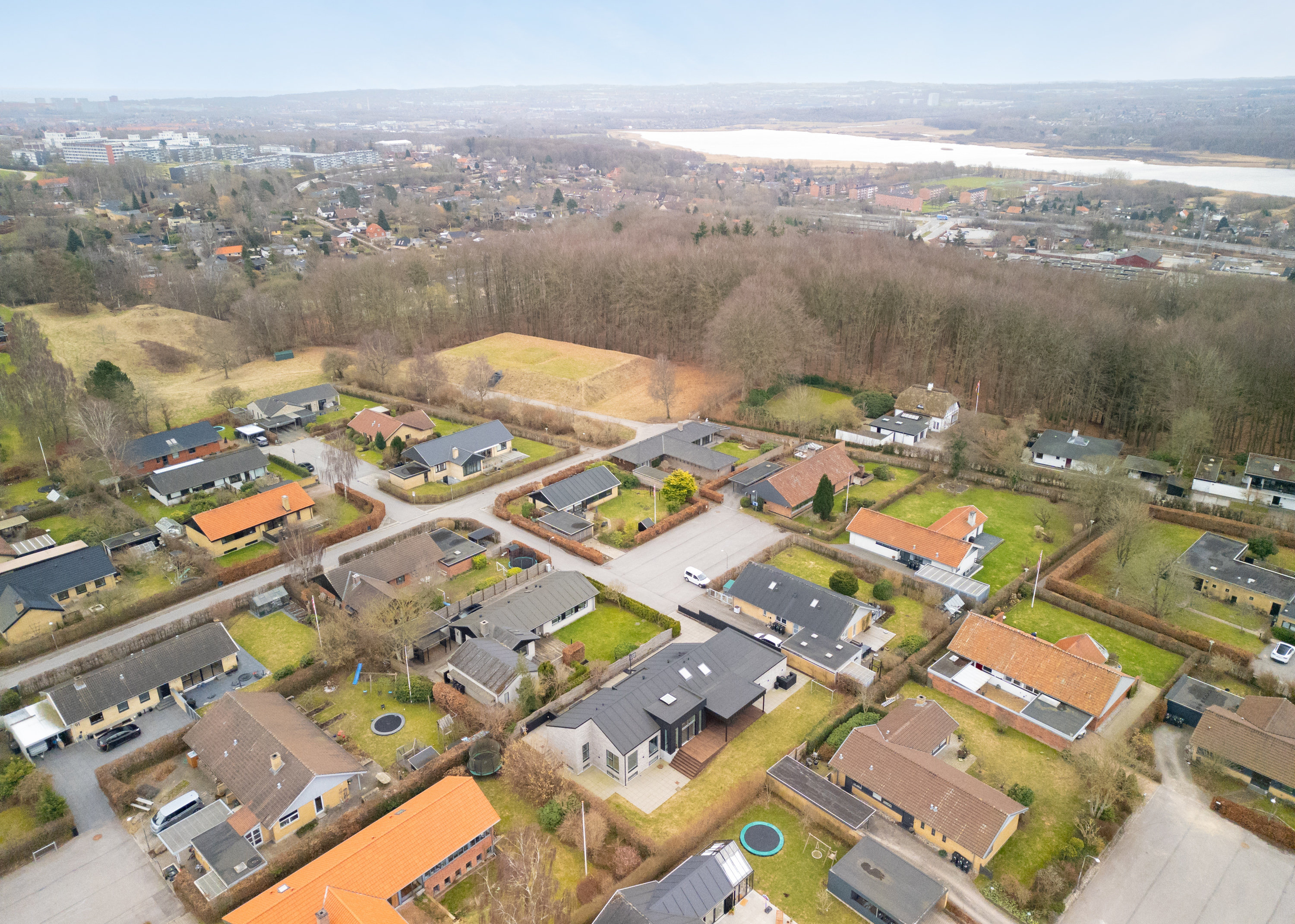 Fremhævet  billede i fuldskærmstilstand. Billede af Egebjergvej 83, 8220 Brabrand