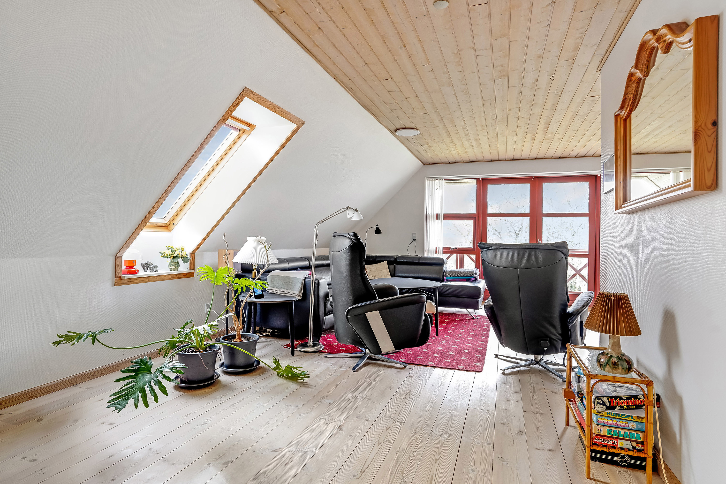 Fremhævet stue billede i fuldskærmstilstand. Billede af Møllebakken 44, Strib, 5500 Middelfart