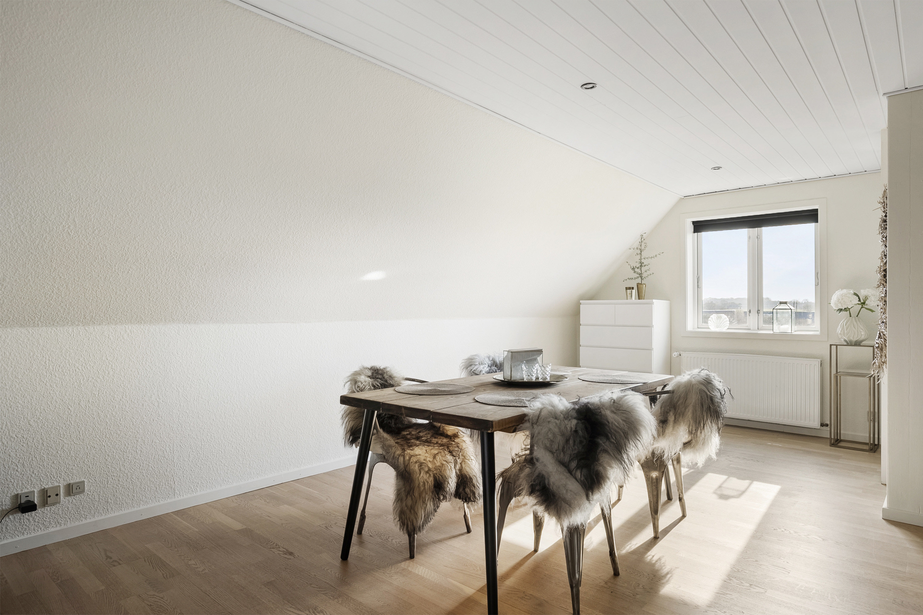 Fremhævet spisestue billede i fuldskærmstilstand. Billede af Engvej 9, 5550 Langeskov