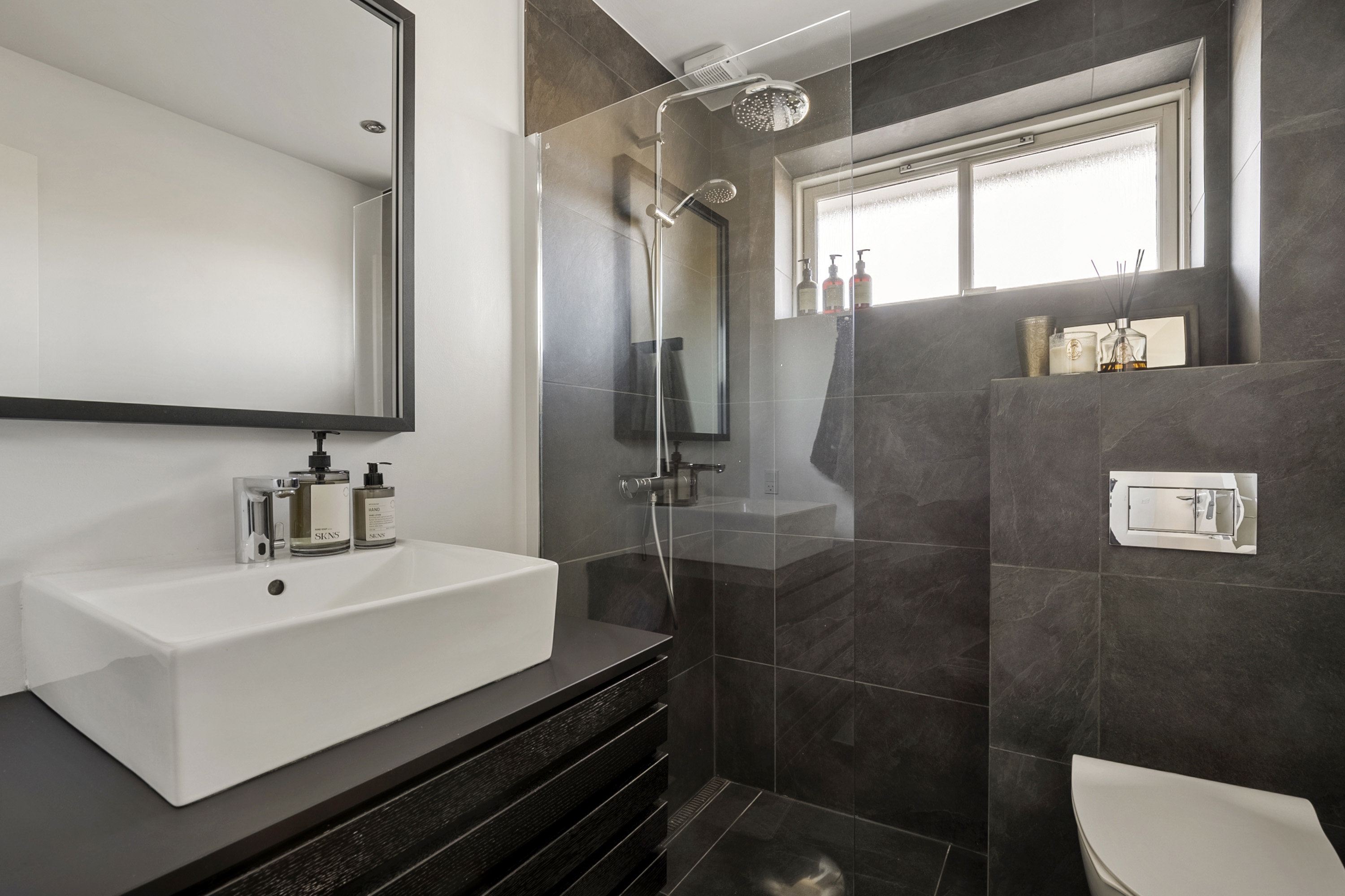 Fremhævet badeværelse billede i fuldskærmstilstand. Billede af Engvej 9, 5550 Langeskov