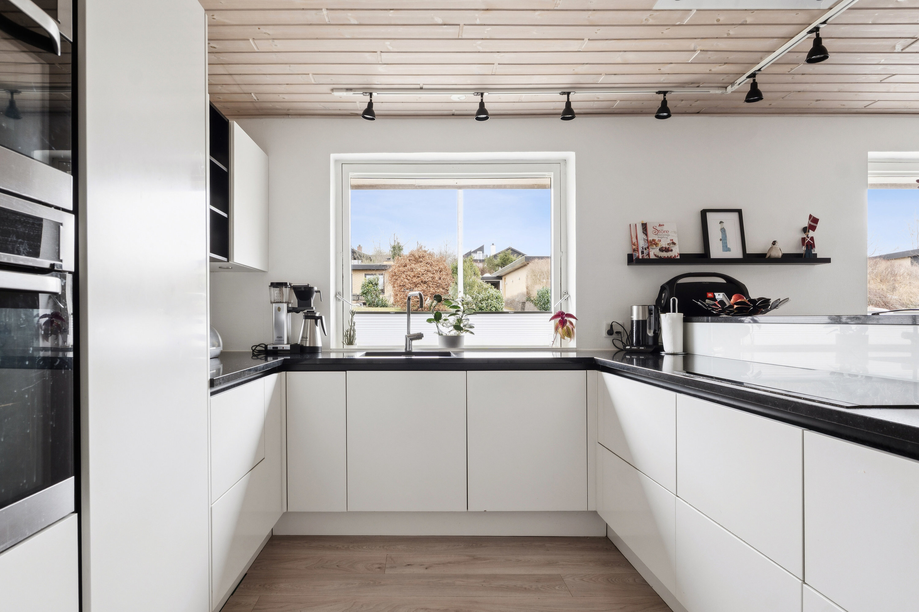 Fremhævet køkken billede i fuldskærmstilstand. Billede af Ellemarken 10, 8600 Silkeborg