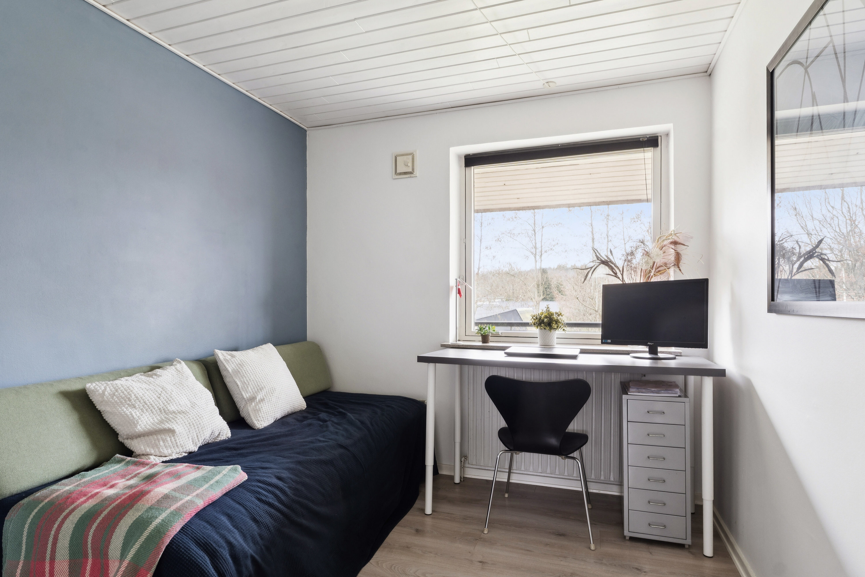 Fremhævet arbejdsværelse billede i fuldskærmstilstand. Billede af Ellemarken 10, 8600 Silkeborg