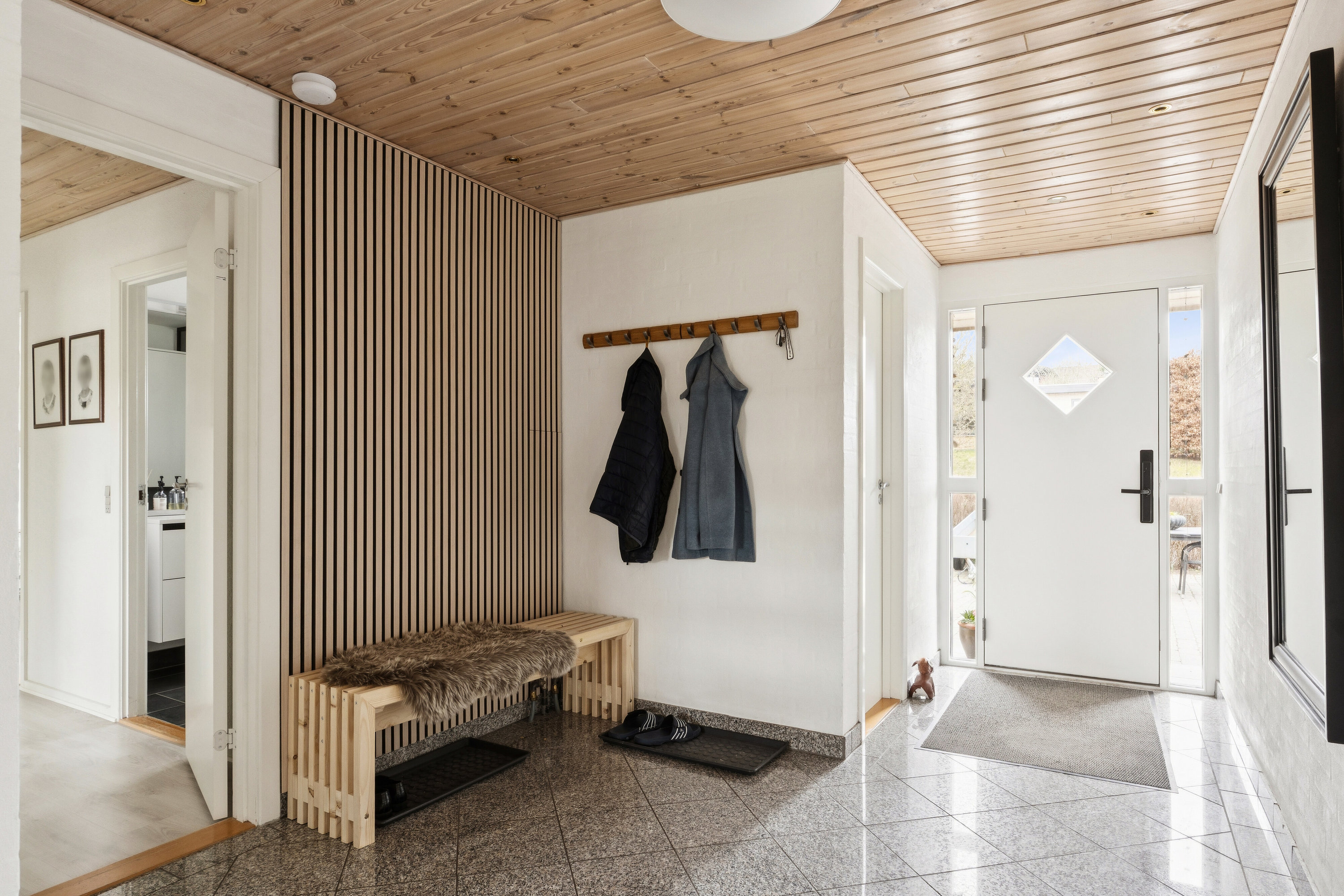 Fremhævet gang billede i fuldskærmstilstand. Billede af Ellemarken 10, 8600 Silkeborg