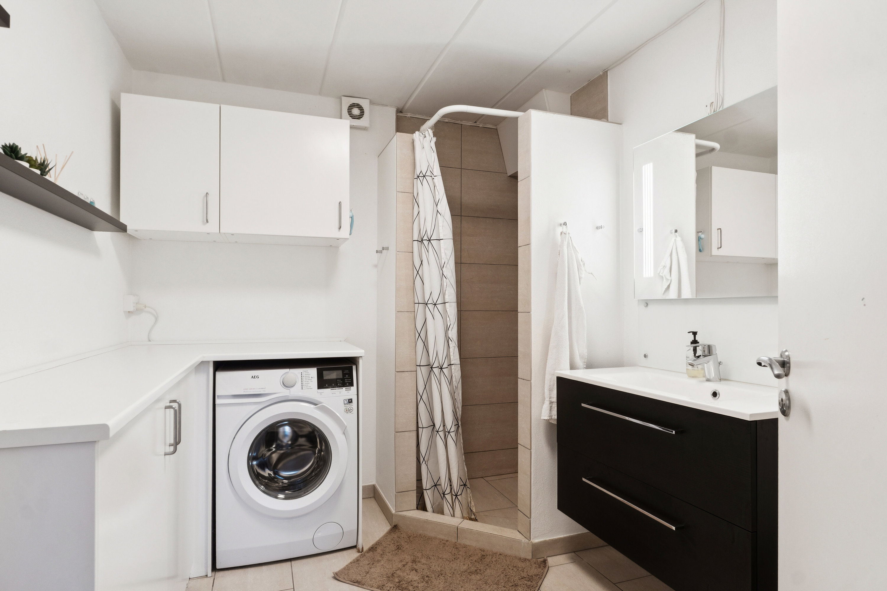 Fremhævet badeværelse billede i fuldskærmstilstand. Billede af Ellemarken 10, 8600 Silkeborg