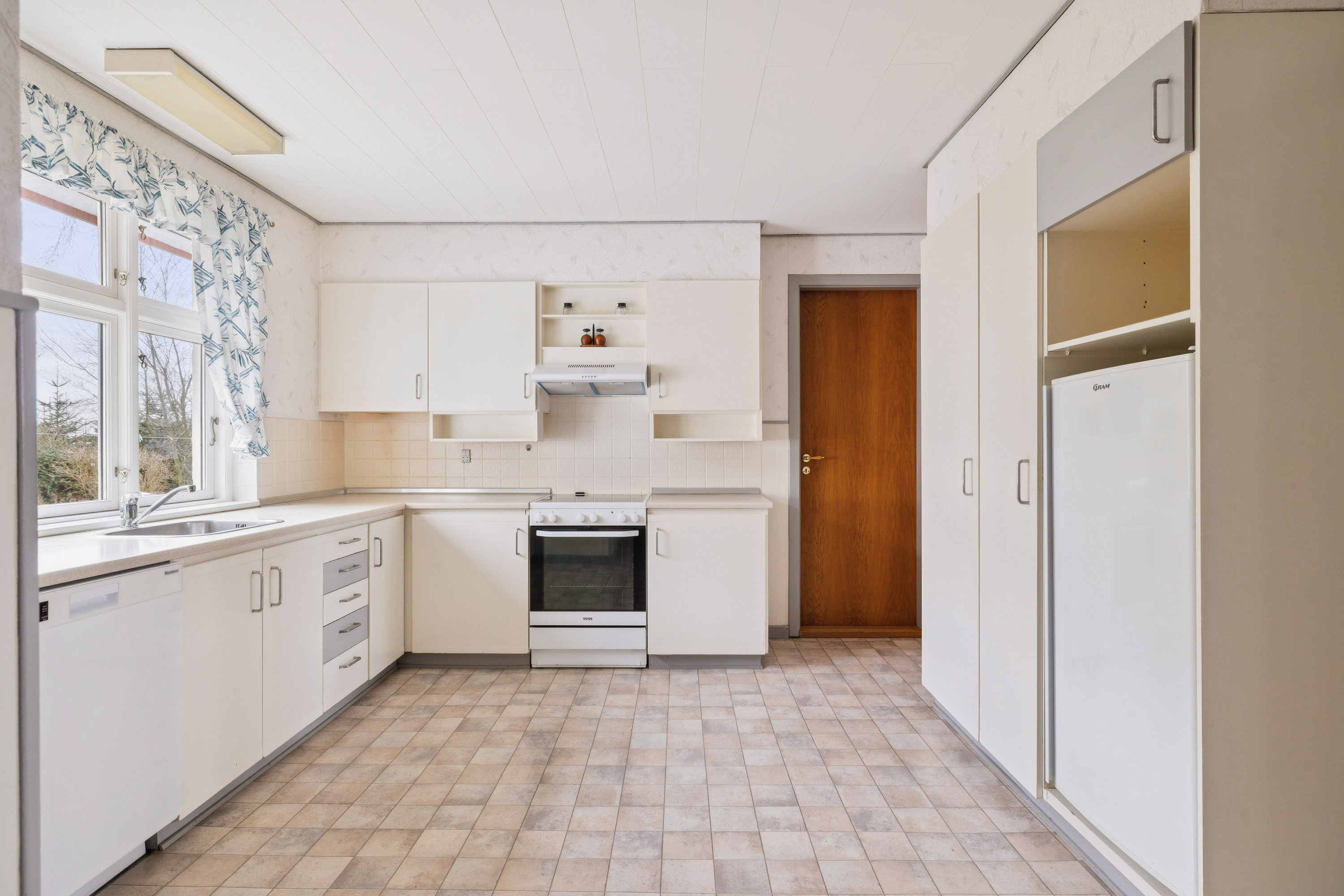 Fremhævet køkken billede i fuldskærmstilstand. Billede af Runevej 6, Ll Rørbæk, 9500 Hobro