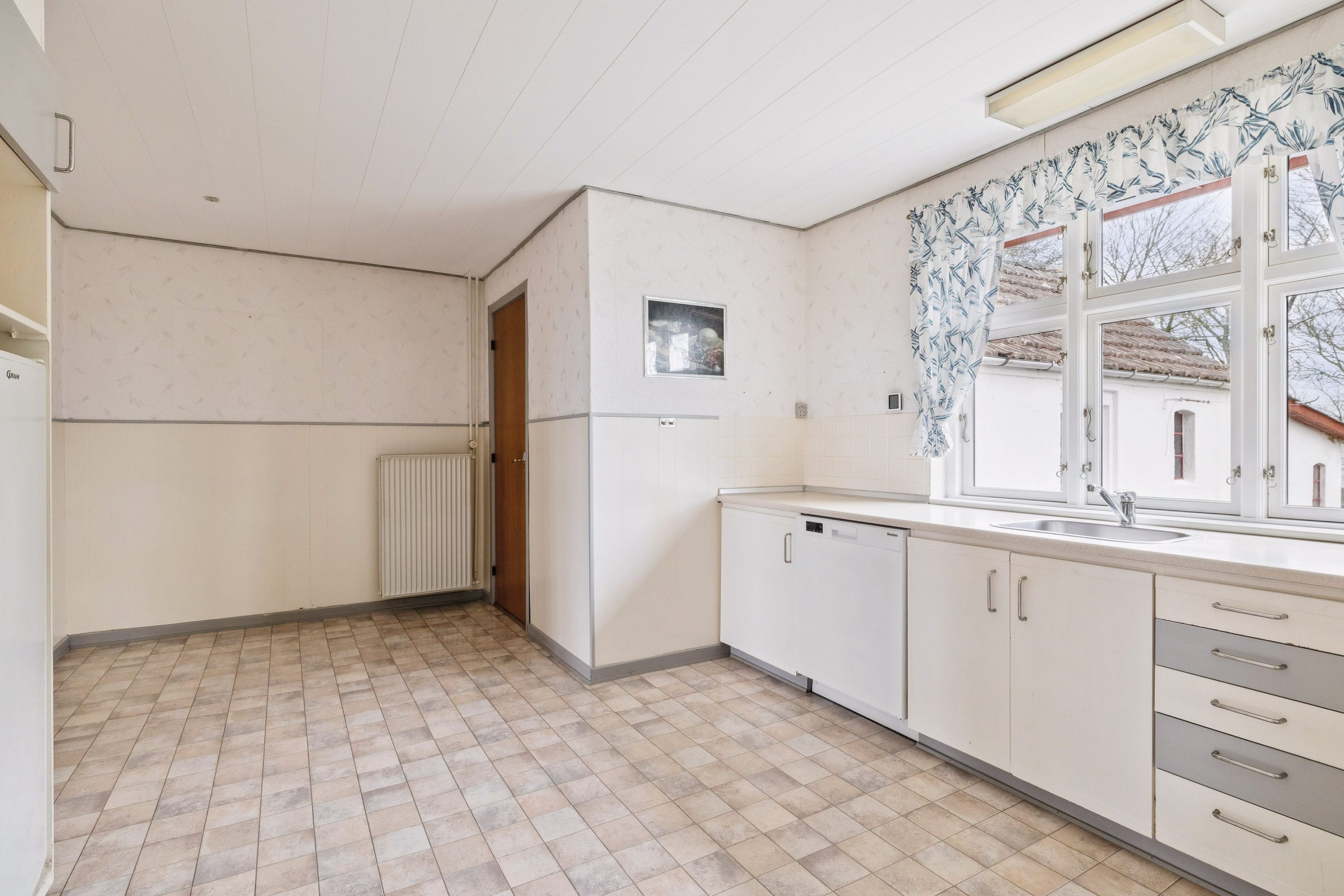 Fremhævet køkken billede i fuldskærmstilstand. Billede af Runevej 6, Ll Rørbæk, 9500 Hobro