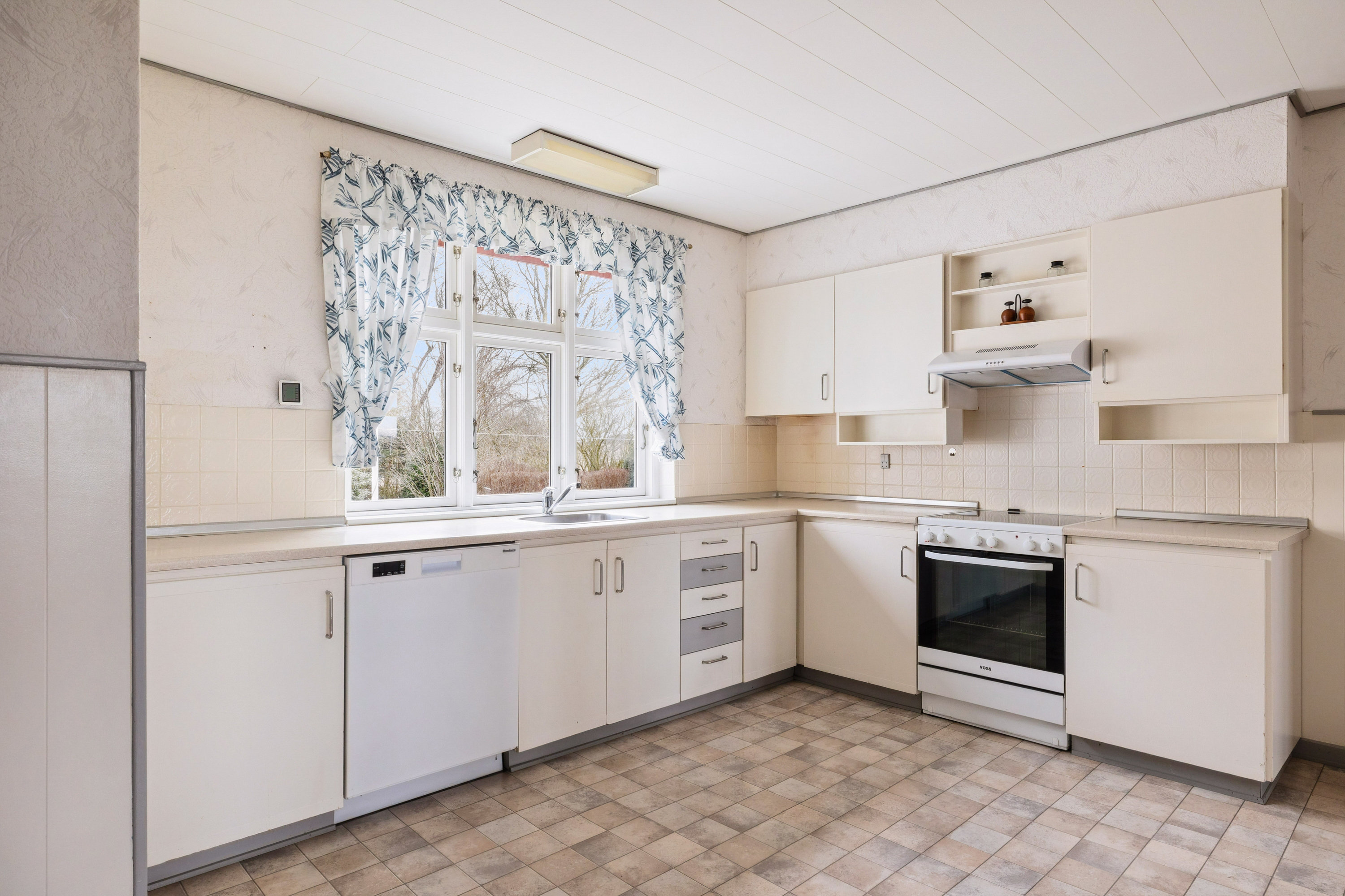 Fremhævet køkken billede i fuldskærmstilstand. Billede af Runevej 6, Ll Rørbæk, 9500 Hobro