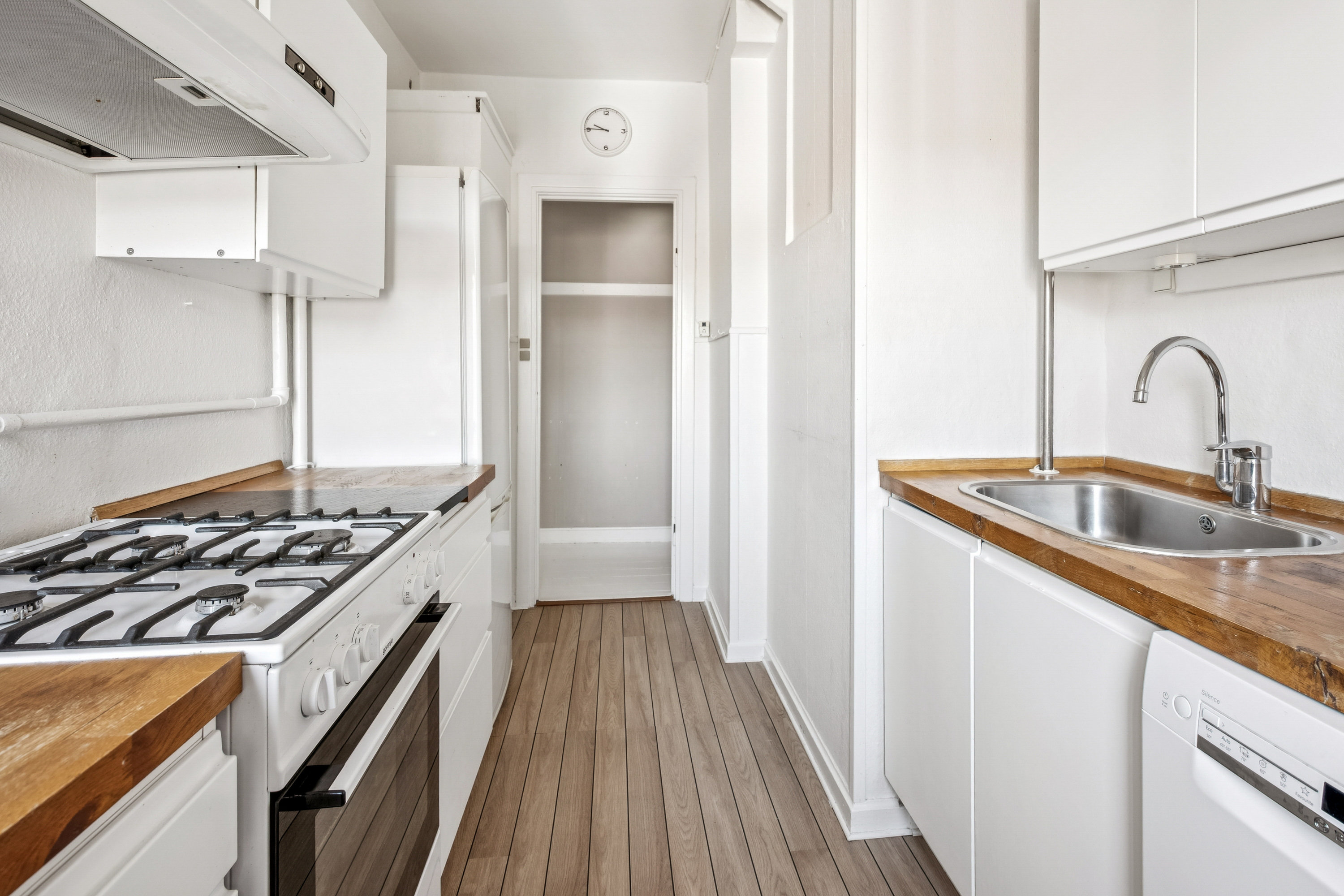 Fremhævet køkken billede i fuldskærmstilstand. Billede af Flakholmen 25, 2. 4., 2720 Vanløse