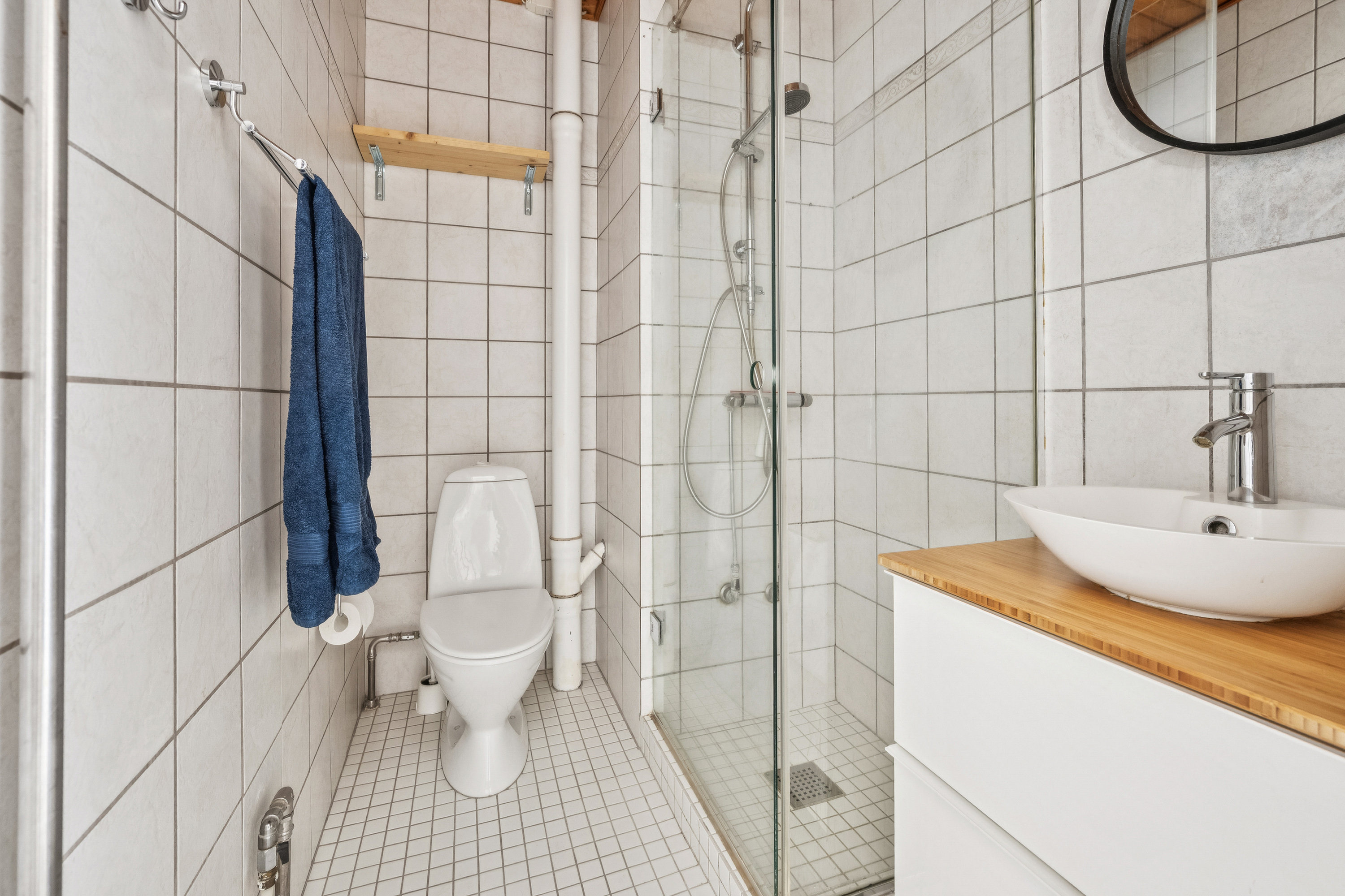 Fremhævet badeværelse billede i fuldskærmstilstand. Billede af Flakholmen 25, 2. 4., 2720 Vanløse