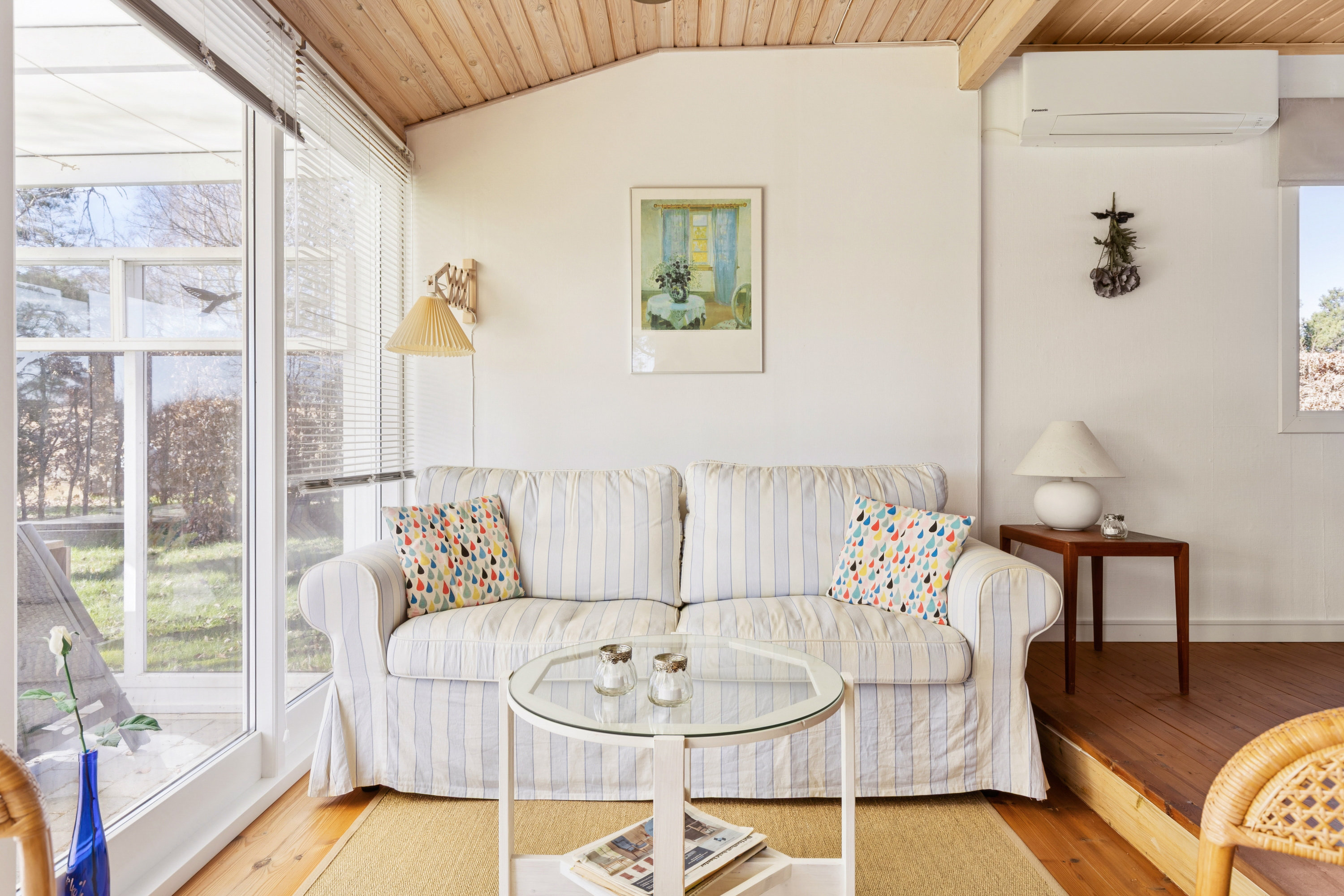 Fremhævet stue billede i fuldskærmstilstand. Billede af Kaptajnsvej 9, Havnsø, 4591 Føllenslev