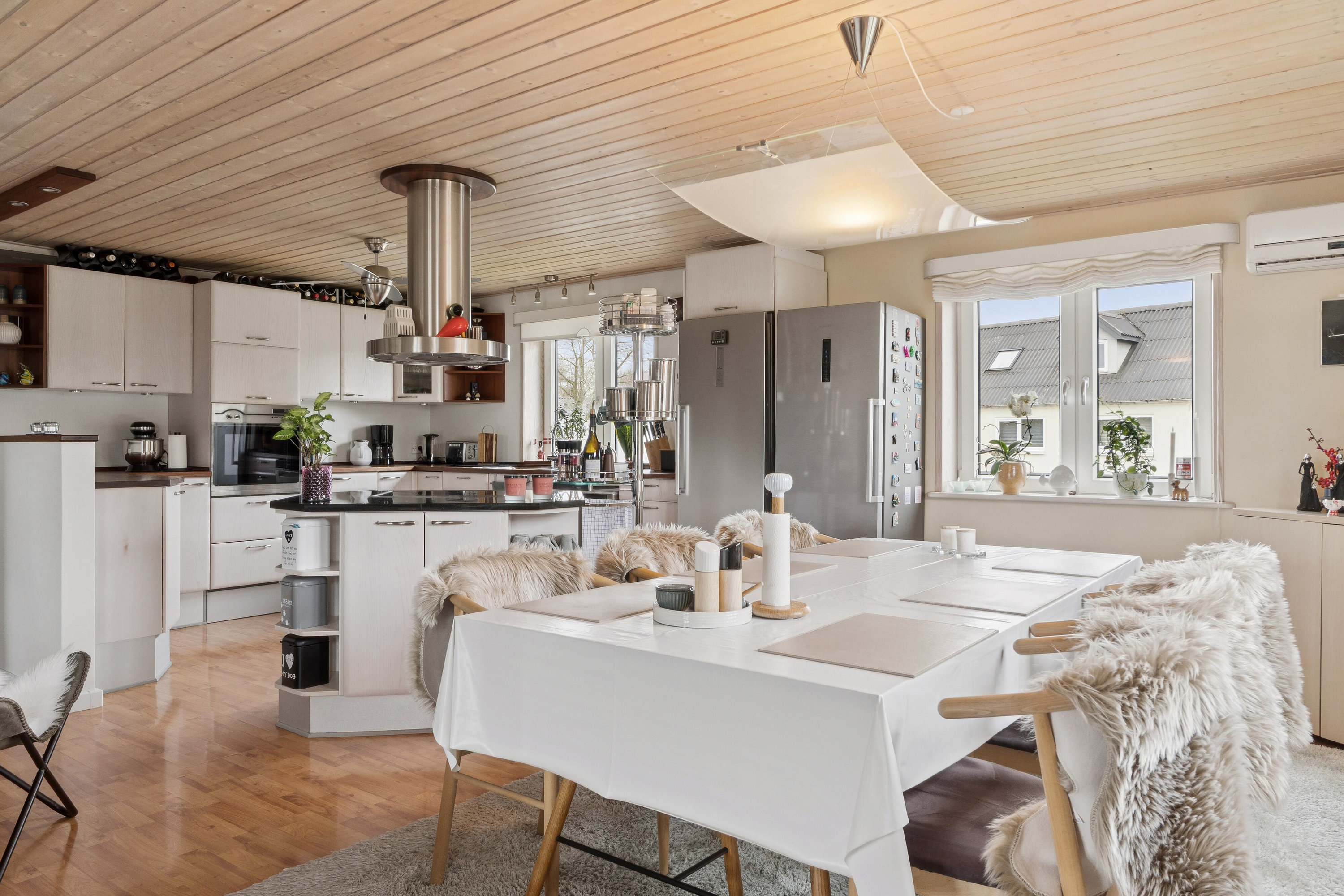 Fremhævet spisestue billede i fuldskærmstilstand. Billede af Elmevej 2C, 9800 Hjørring