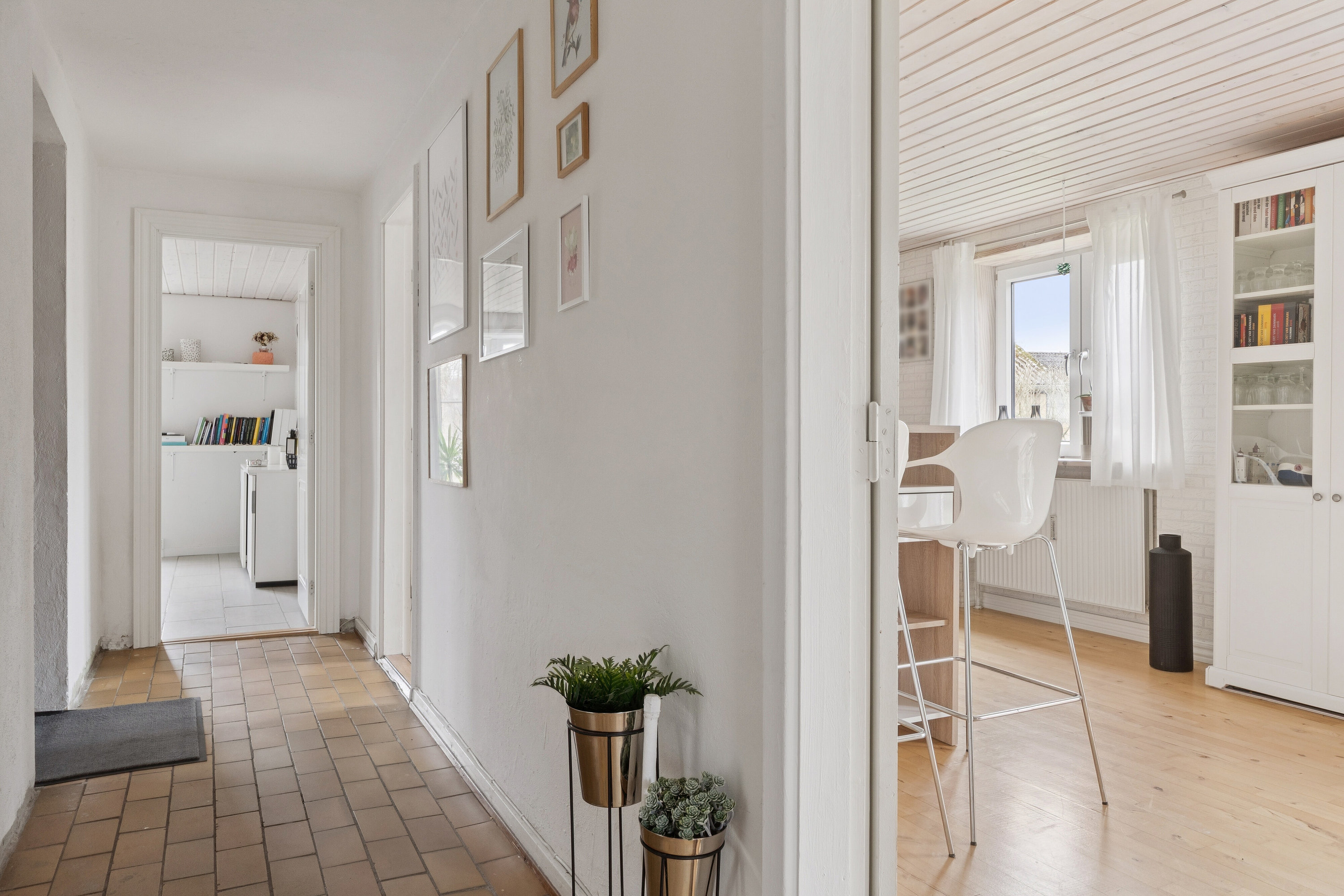 Fremhævet hall billede i fuldskærmstilstand. Billede af Elmevej 2C, 9800 Hjørring