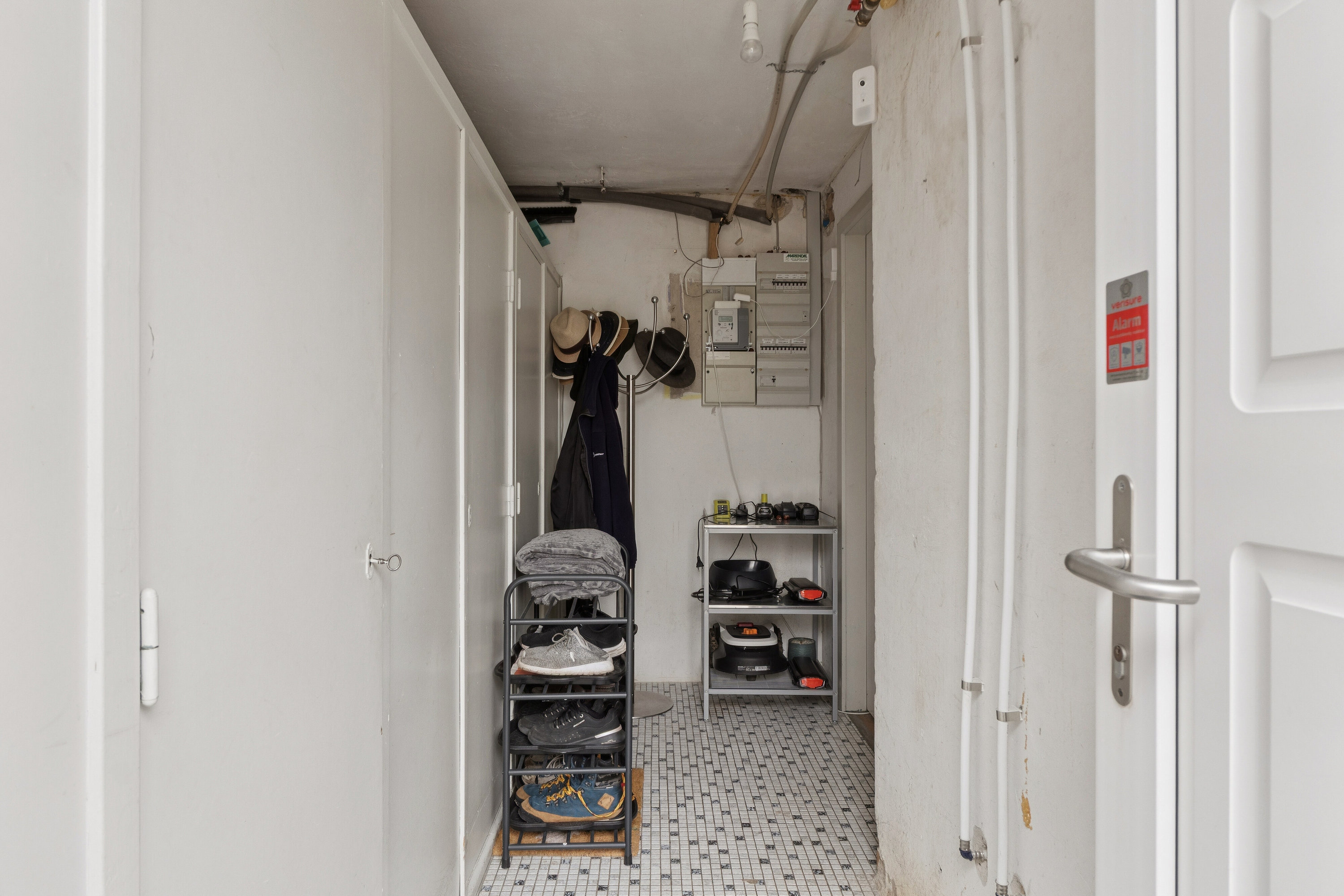 Fremhævet hall billede i fuldskærmstilstand. Billede af Elmevej 2C, 9800 Hjørring