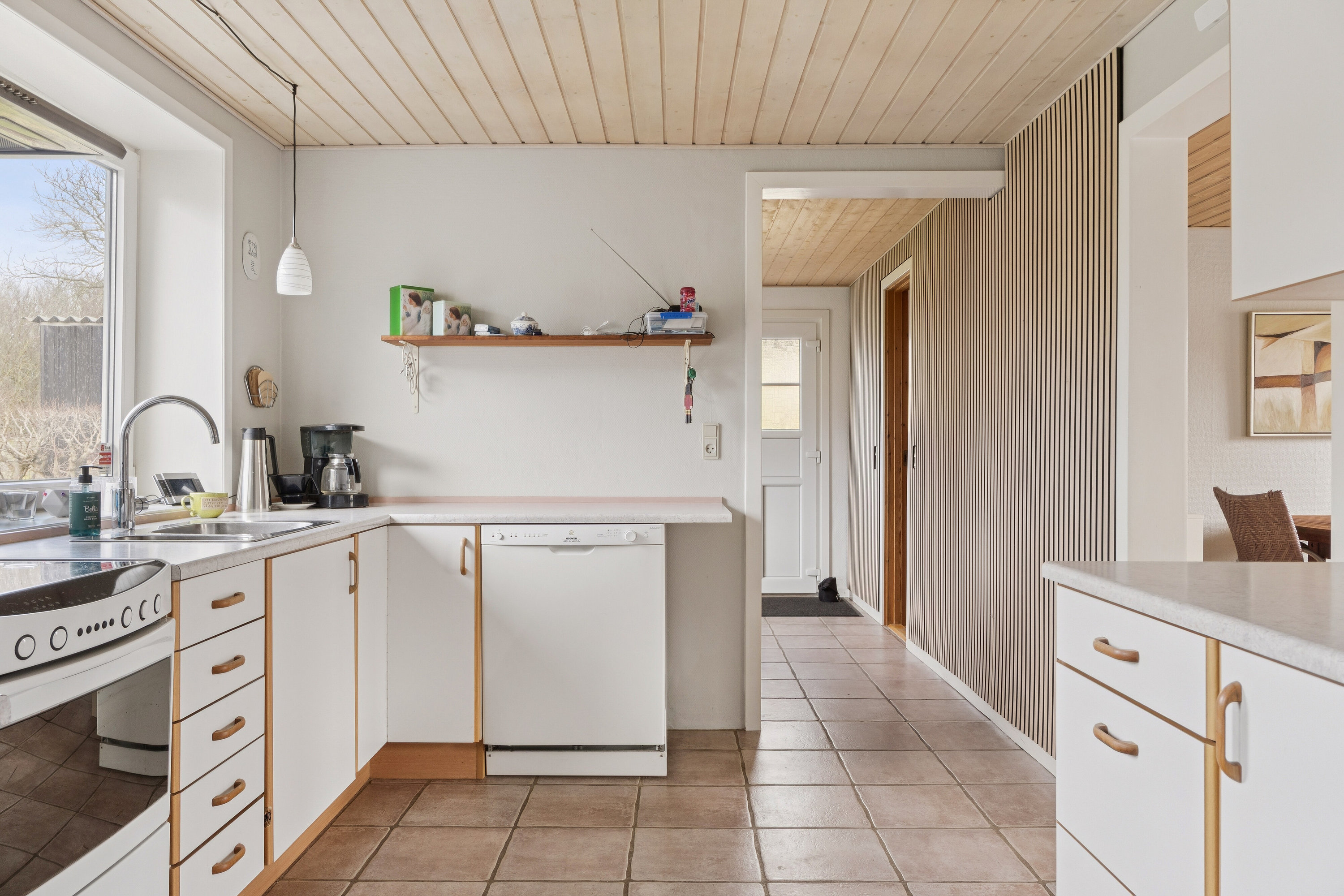 Fremhævet køkken billede i fuldskærmstilstand. Billede af Løkkensvej 756, Sdr Rubjerg, 9480 Løkken