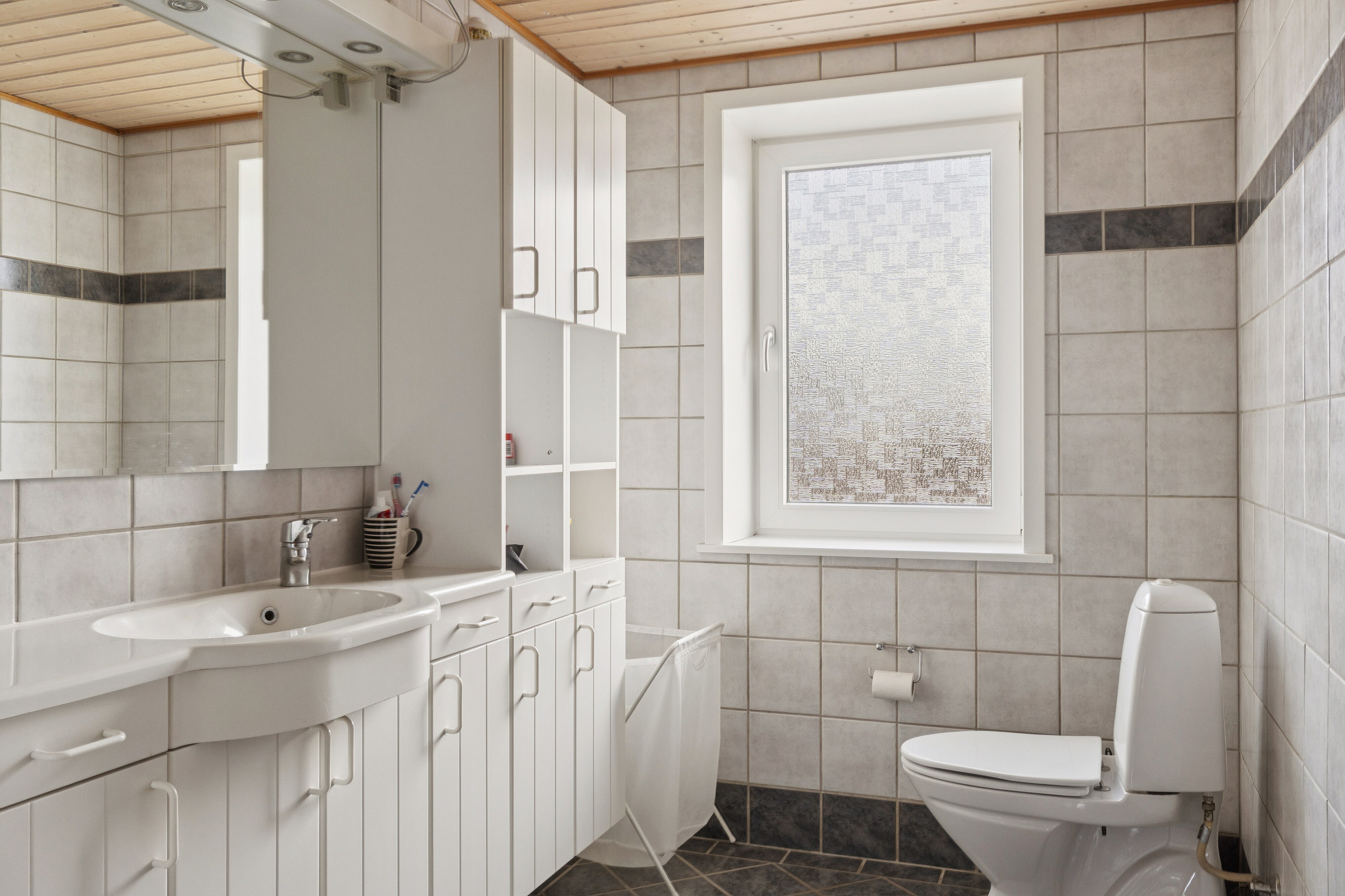 Fremhævet badeværelse billede i fuldskærmstilstand. Billede af Løkkensvej 756, Sdr Rubjerg, 9480 Løkken