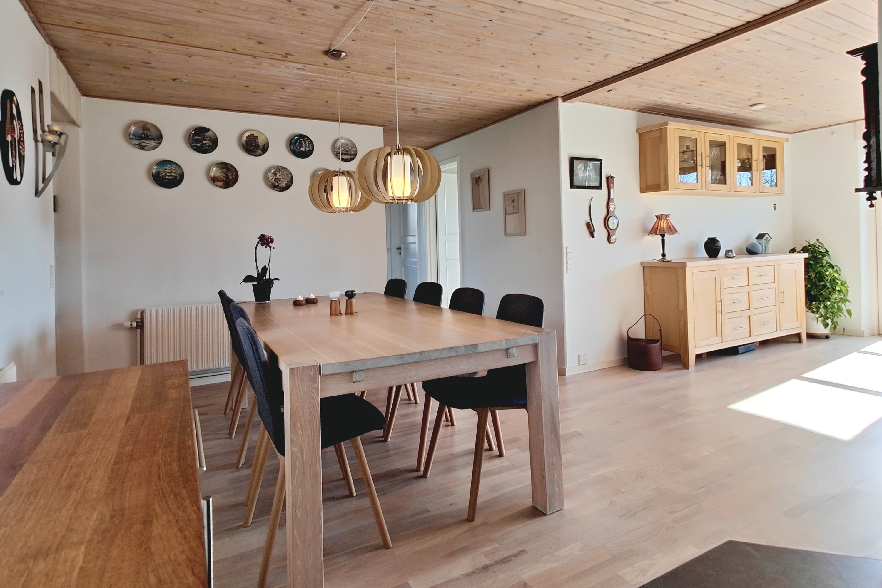 Fremhævet  billede i fuldskærmstilstand. Billede af Solbakken 5, Ugelbølle, 8410 Rønde