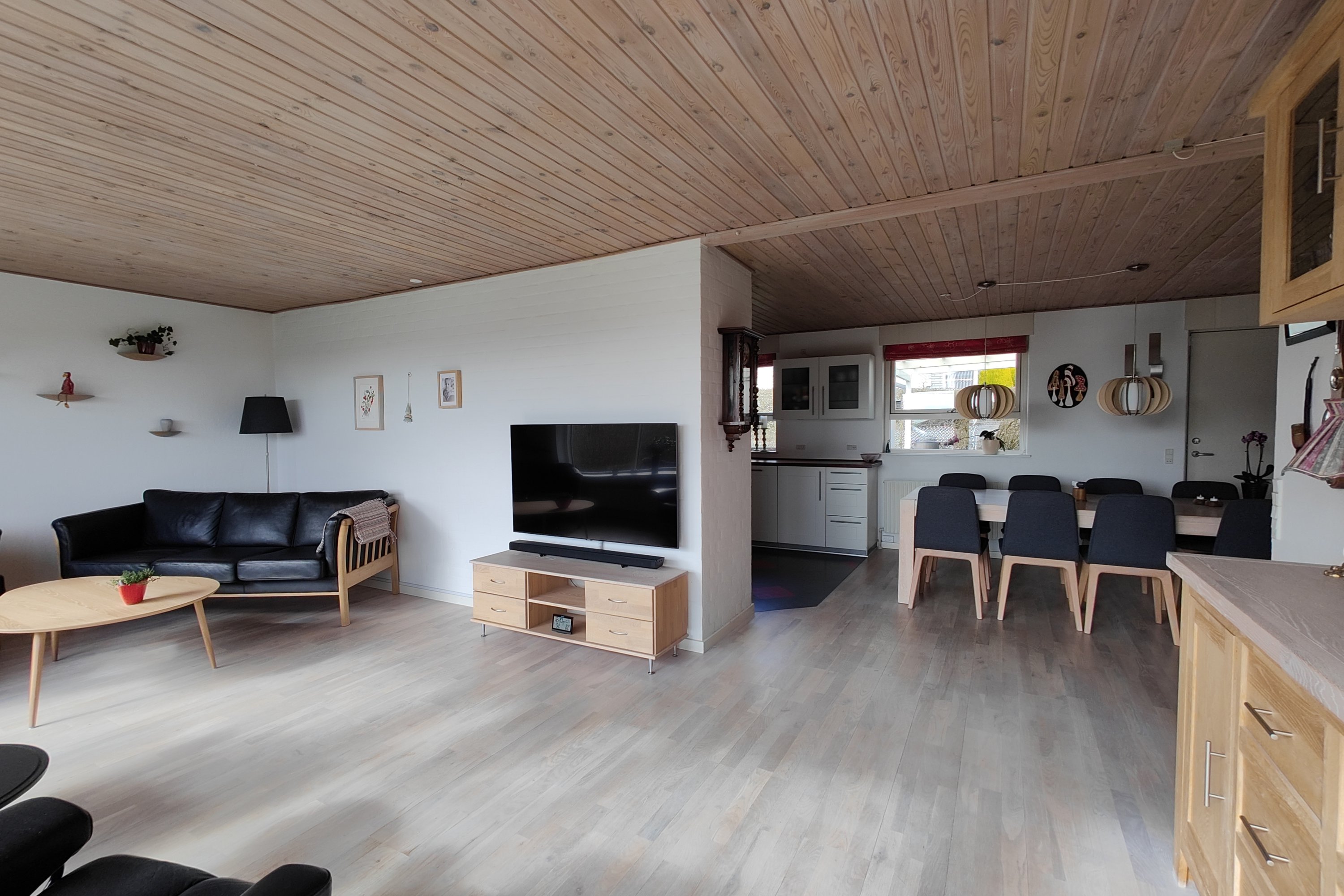 Fremhævet  billede i fuldskærmstilstand. Billede af Solbakken 5, Ugelbølle, 8410 Rønde