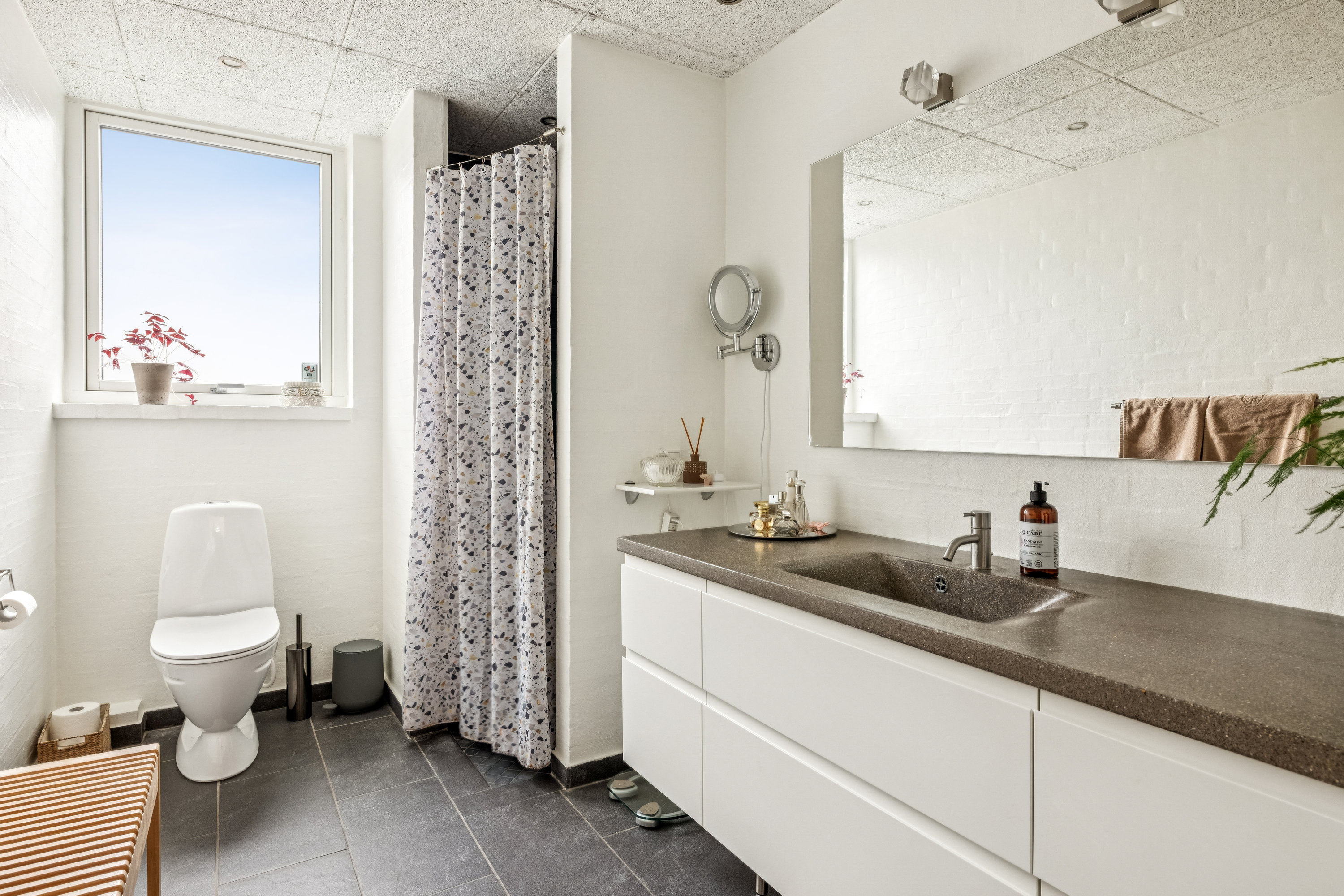 Fremhævet badeværelse billede i fuldskærmstilstand. Billede af Vinkelvej 75, Bruunshåb, 8800 Viborg