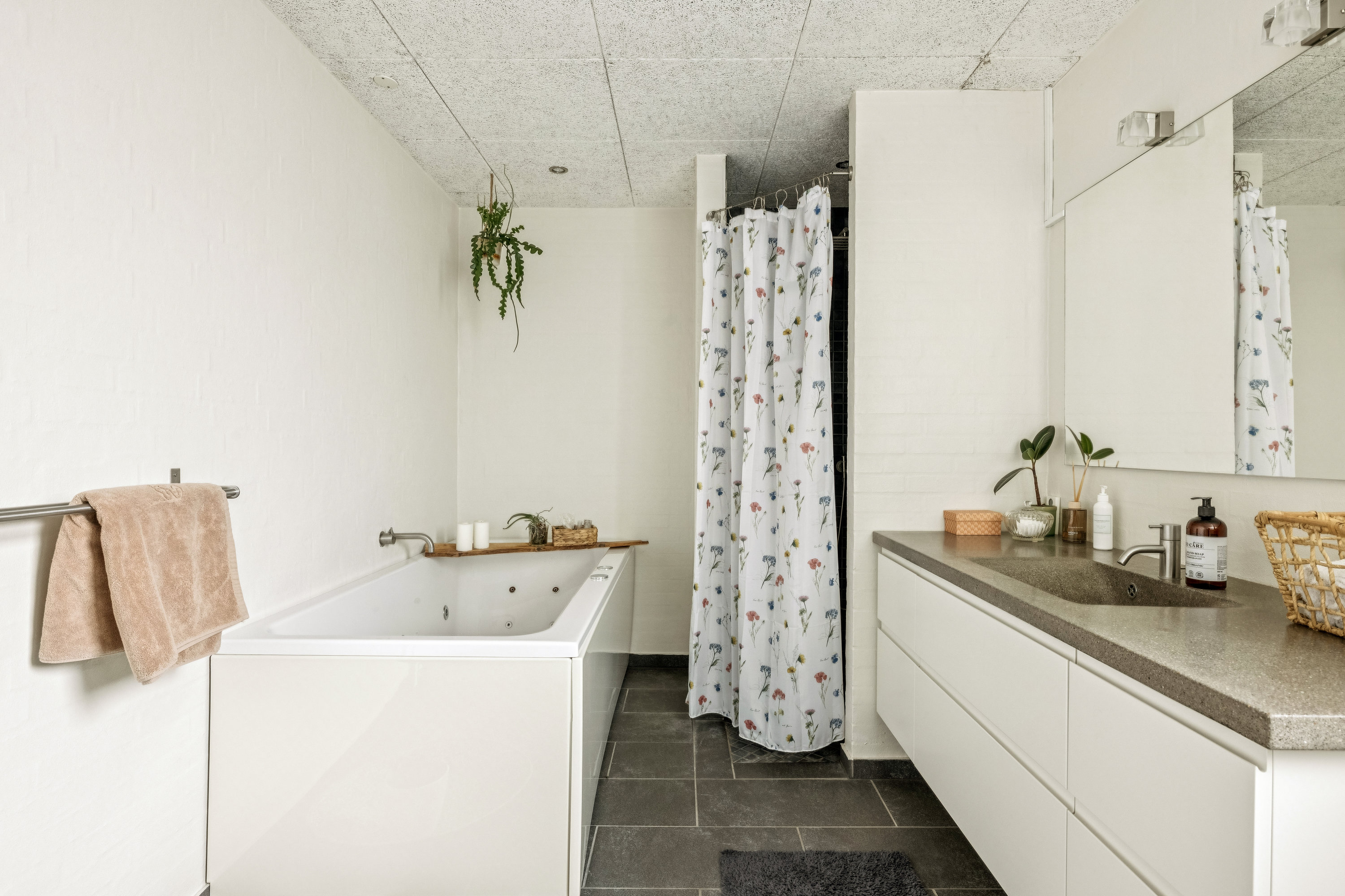 Fremhævet badeværelse billede i fuldskærmstilstand. Billede af Vinkelvej 75, Bruunshåb, 8800 Viborg