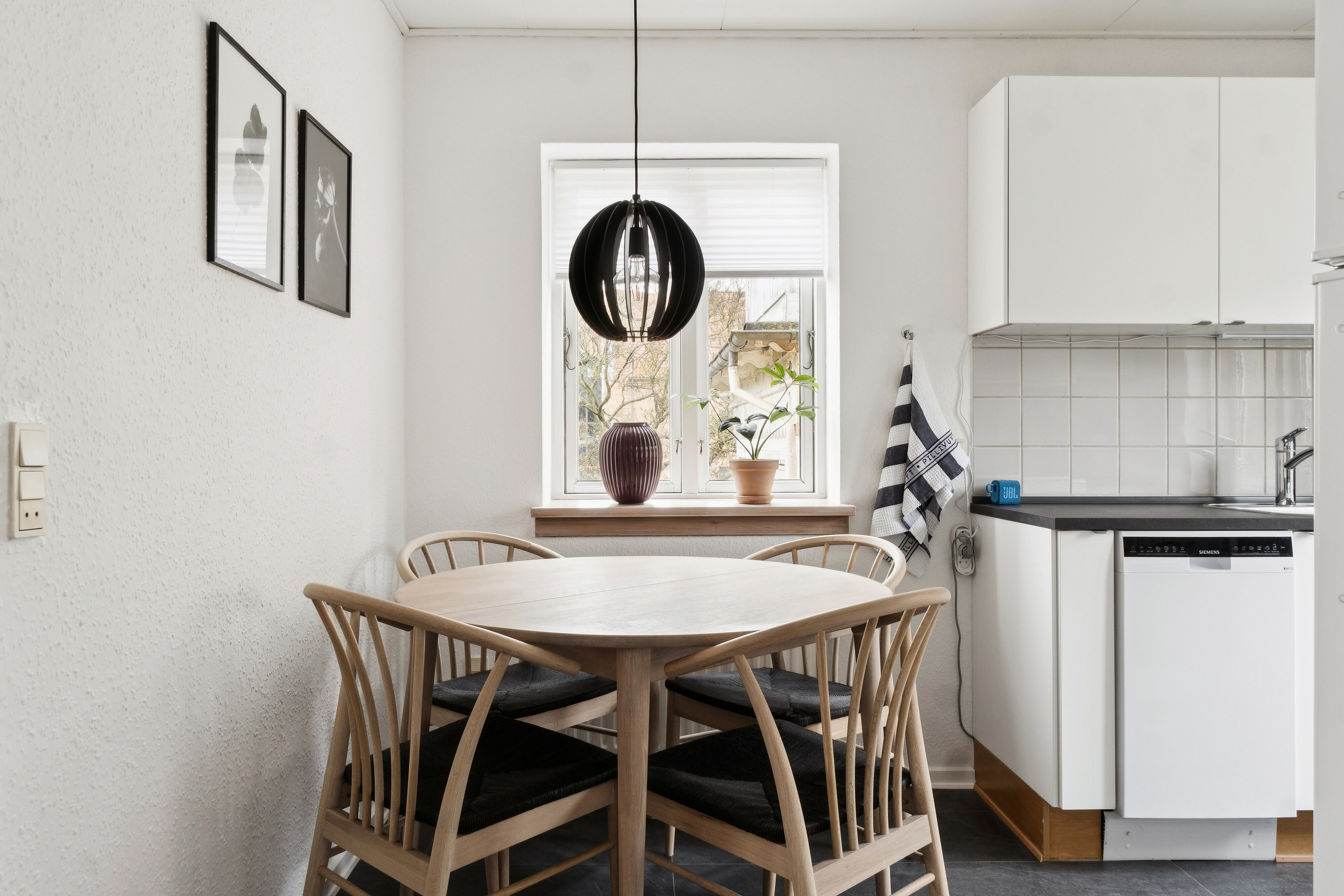 Fremhævet spisestue billede i fuldskærmstilstand. Billede af Sdr.Stationsvej 27E, 4200 Slagelse