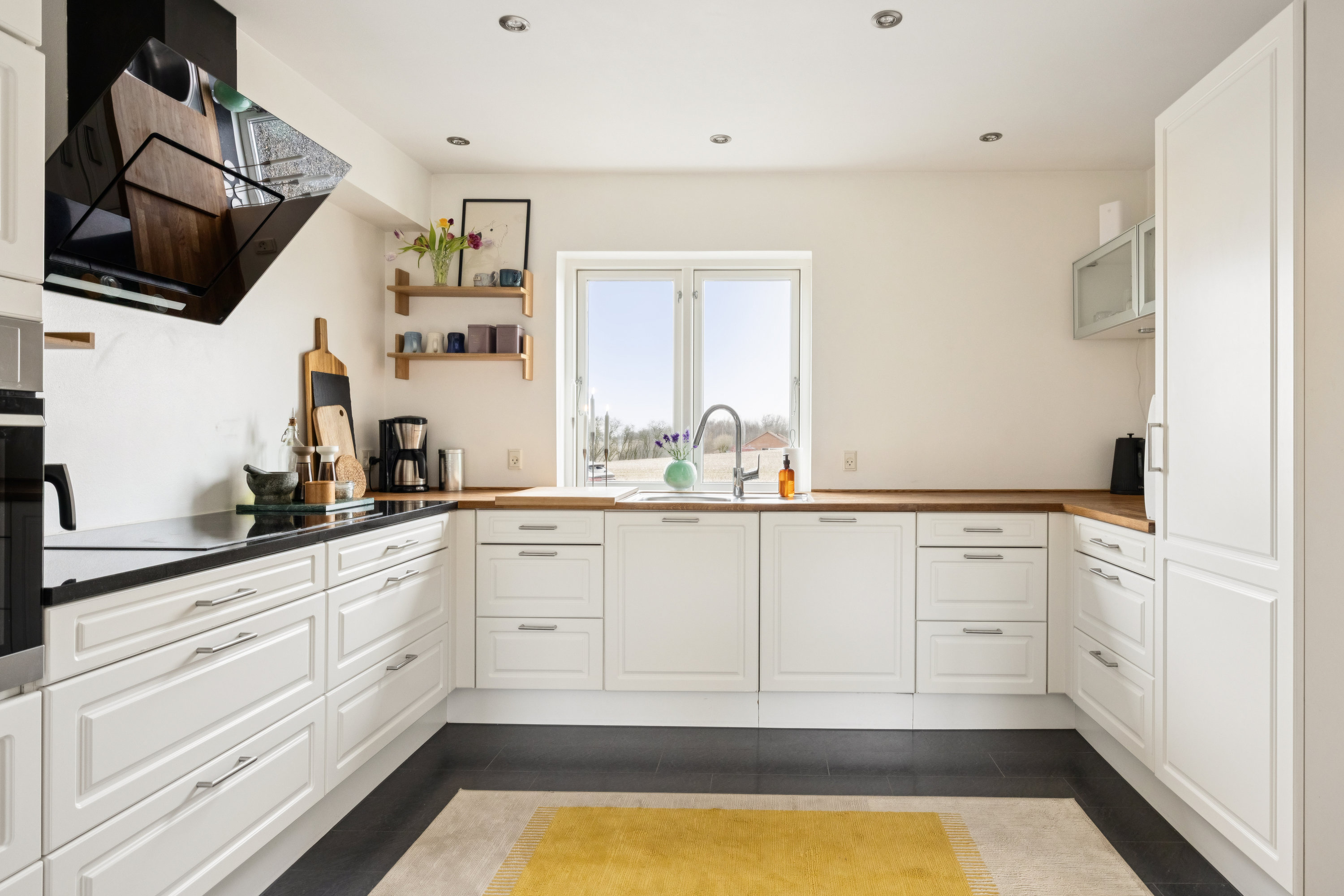 Fremhævet køkken billede i fuldskærmstilstand. Billede af Hovedgaden 83, 8831 Løgstrup